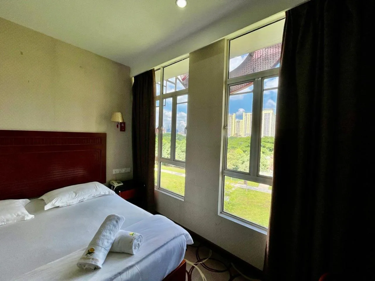 Bedroom, Bed in Fan Holiday Hotel