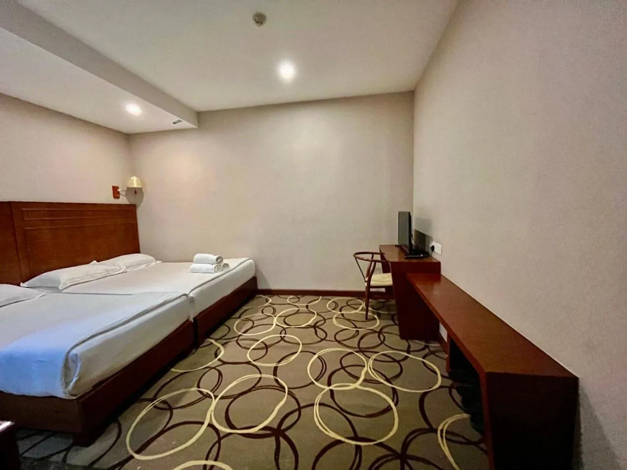 Bedroom, Bed in Fan Holiday Hotel