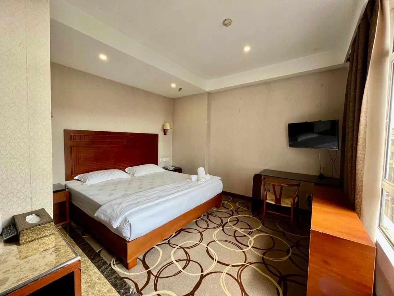 Bedroom, Bed in Fan Holiday Hotel