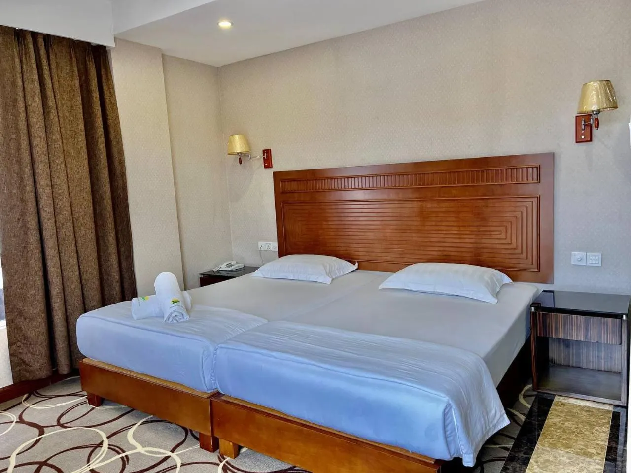 Bedroom, Bed in Fan Holiday Hotel