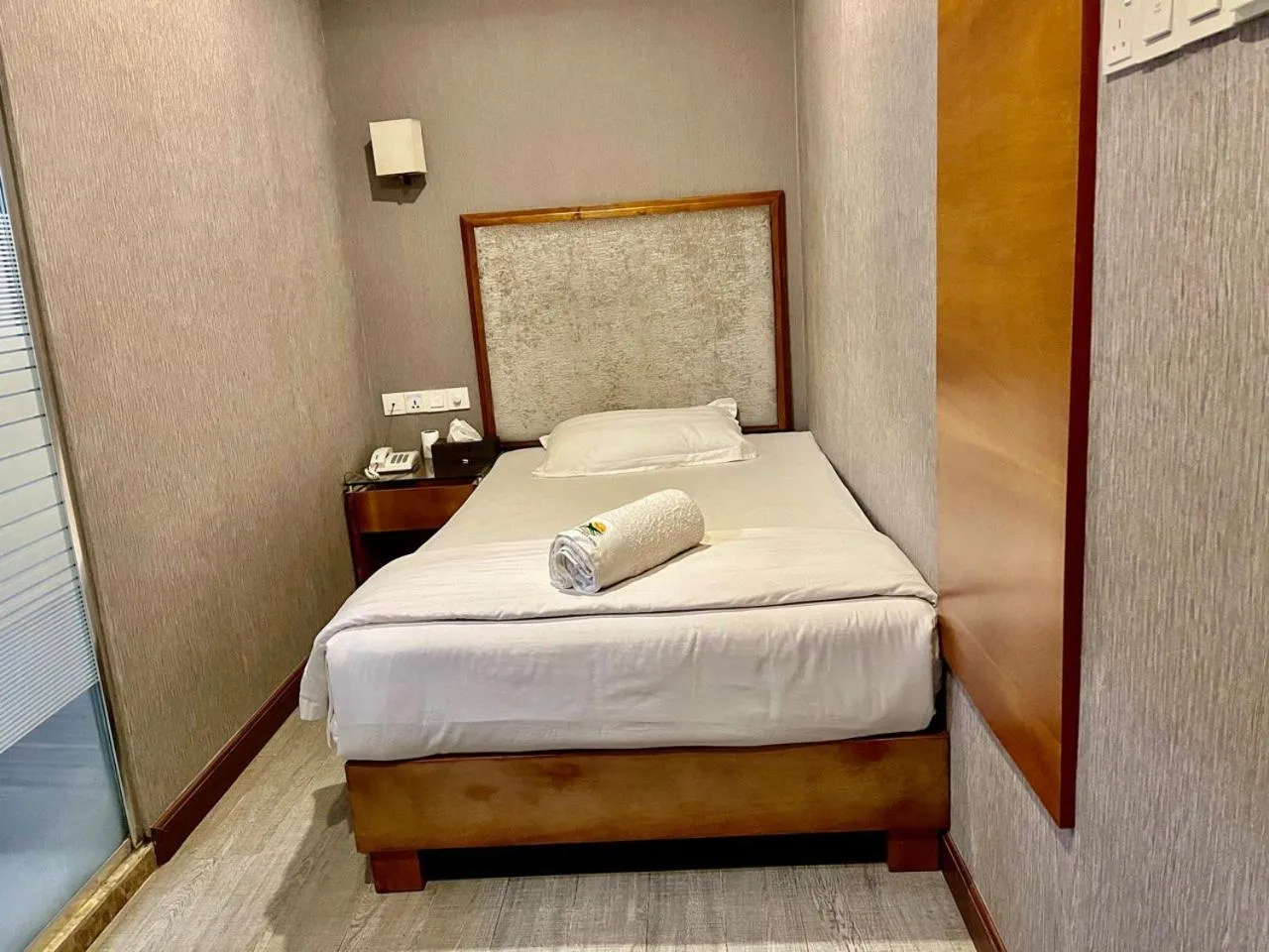 Bedroom, Bed in Fan Holiday Hotel