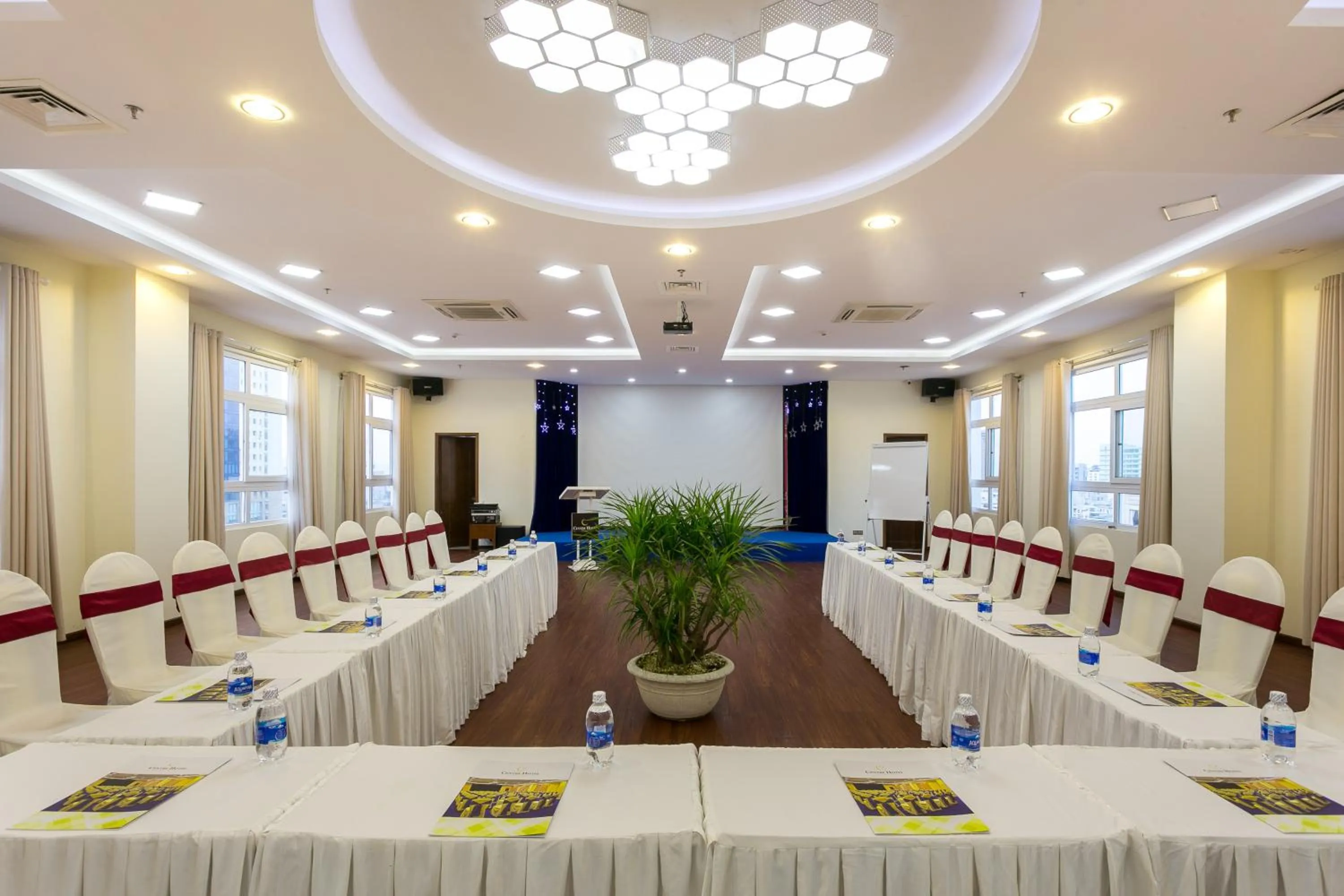 Meeting/conference room in Centre Hotel