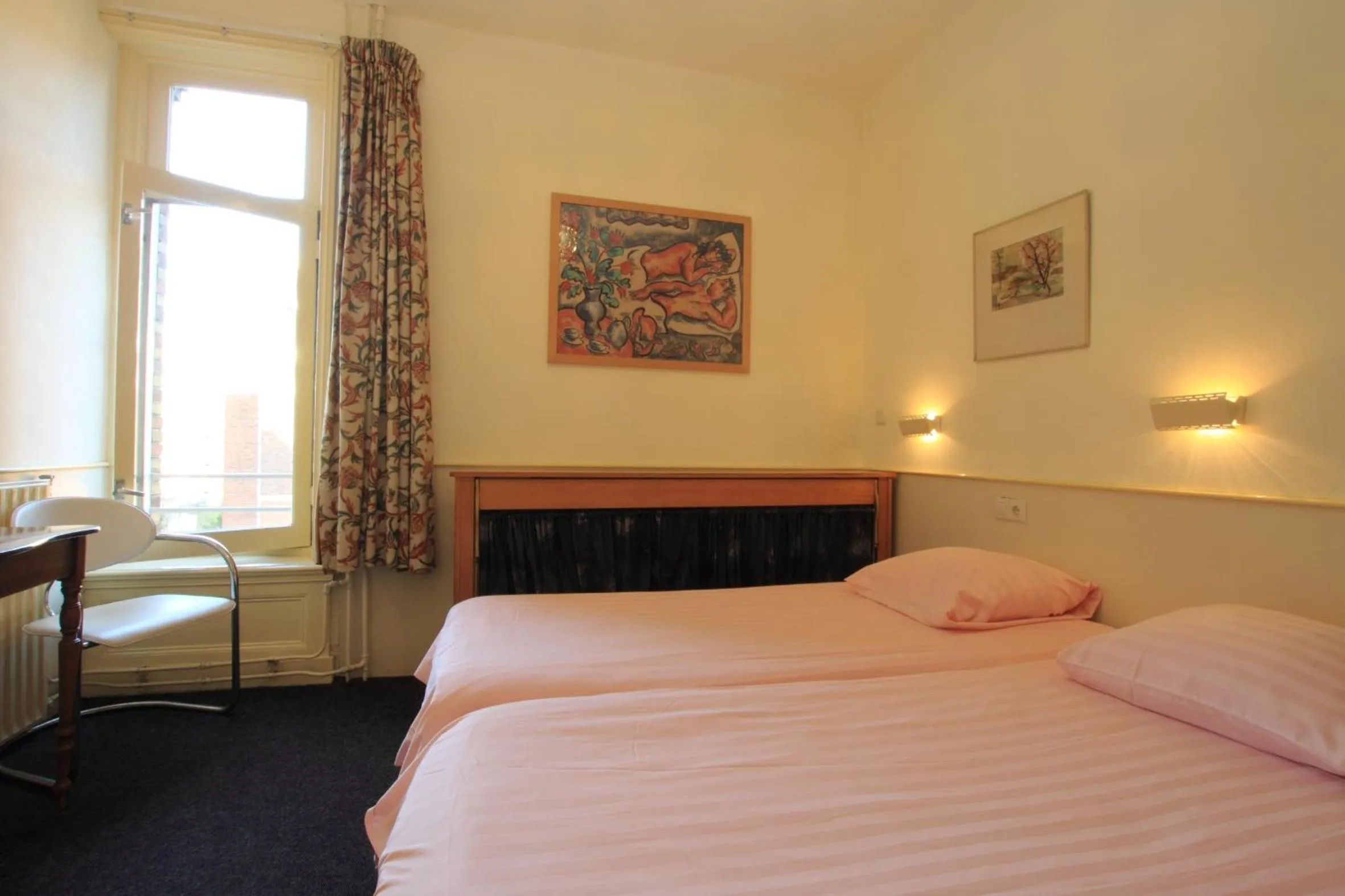 Day, Bed in Hotel Museumzicht