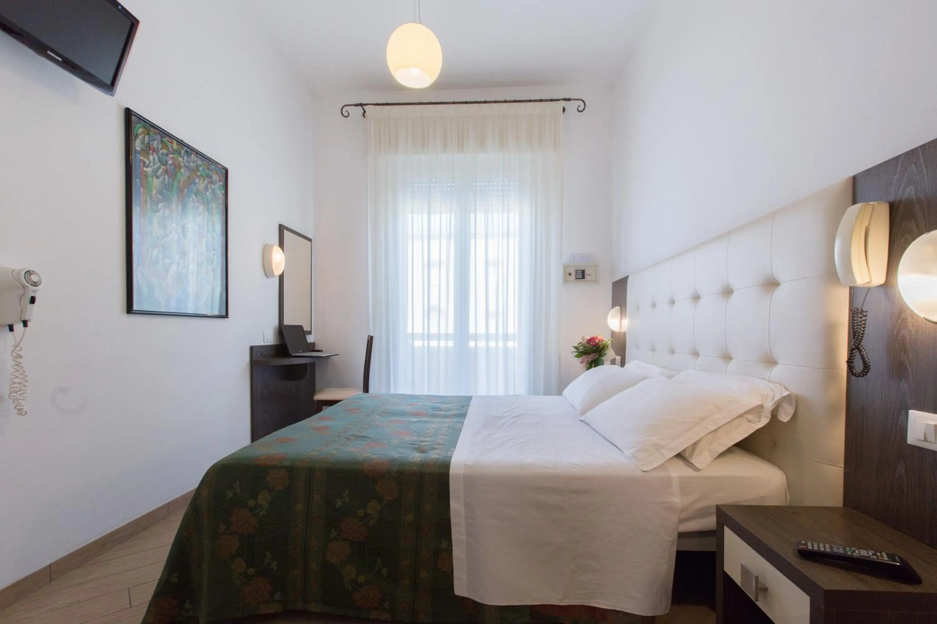 Bedroom, Bed in Hotel La Capinera