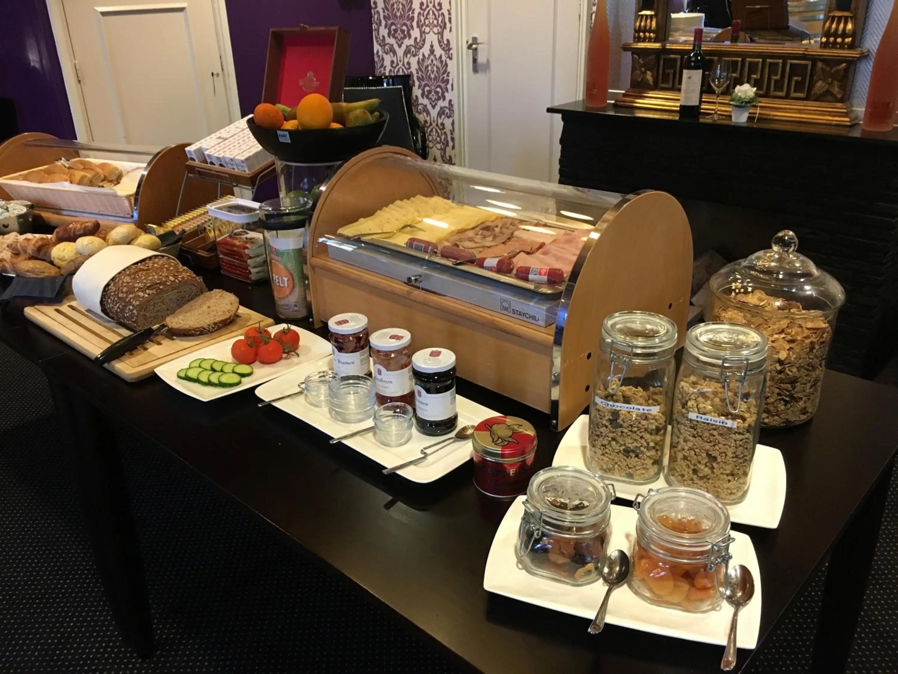 Restaurant/places to eat in Hotel Faber