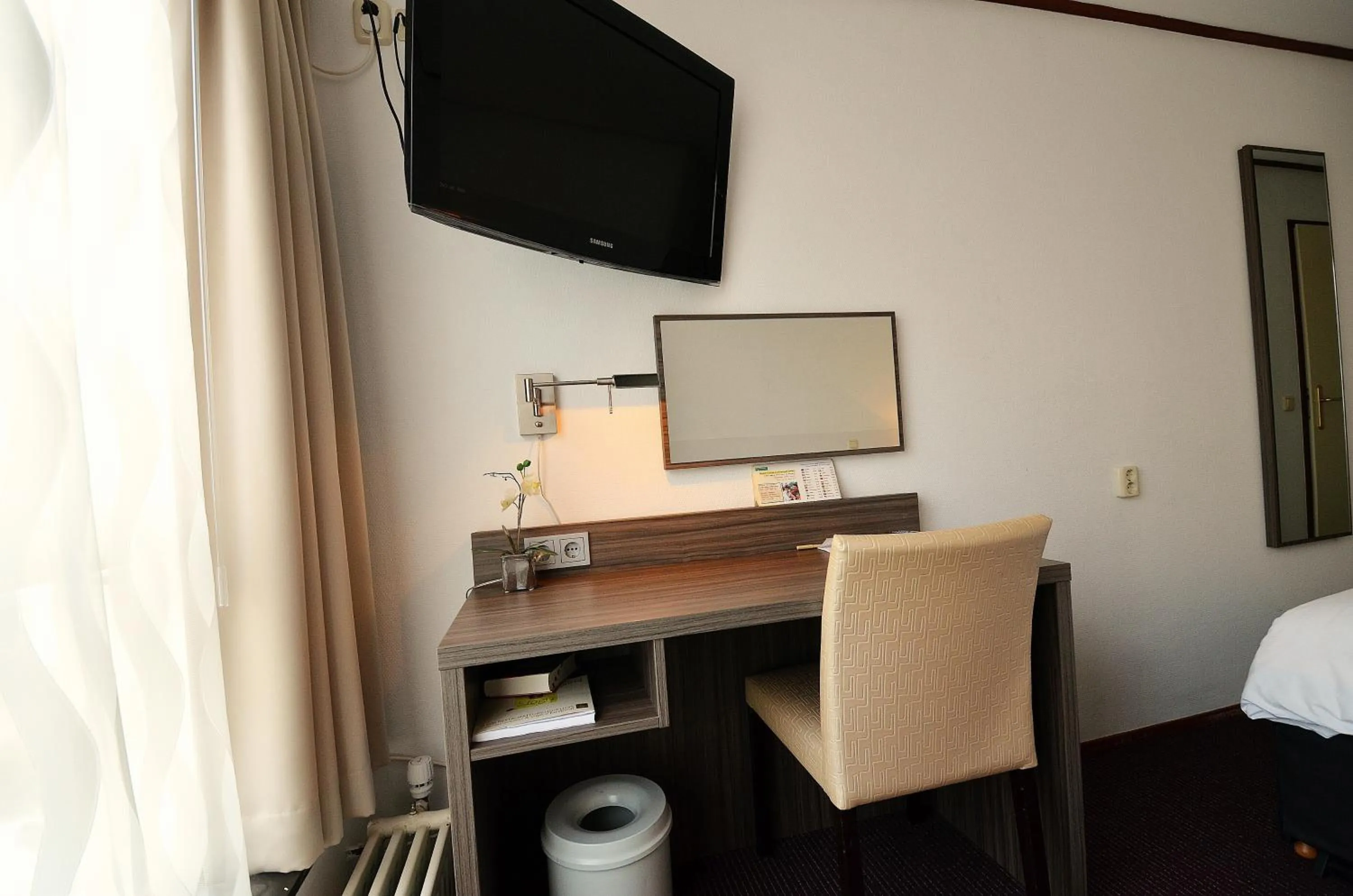 TV and multimedia, Bed in Hotel Faber