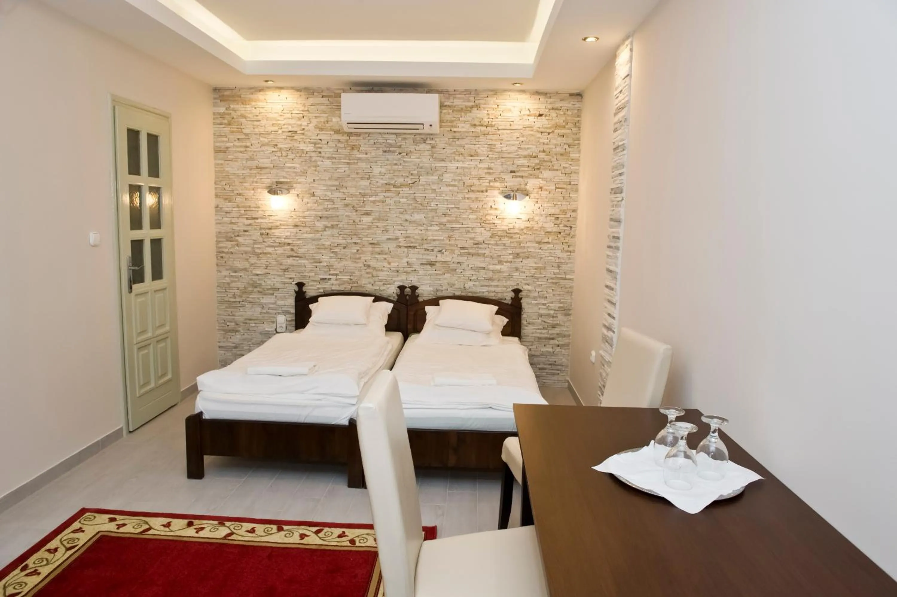 Photo of the whole room in Kemence Csárda és Szálloda