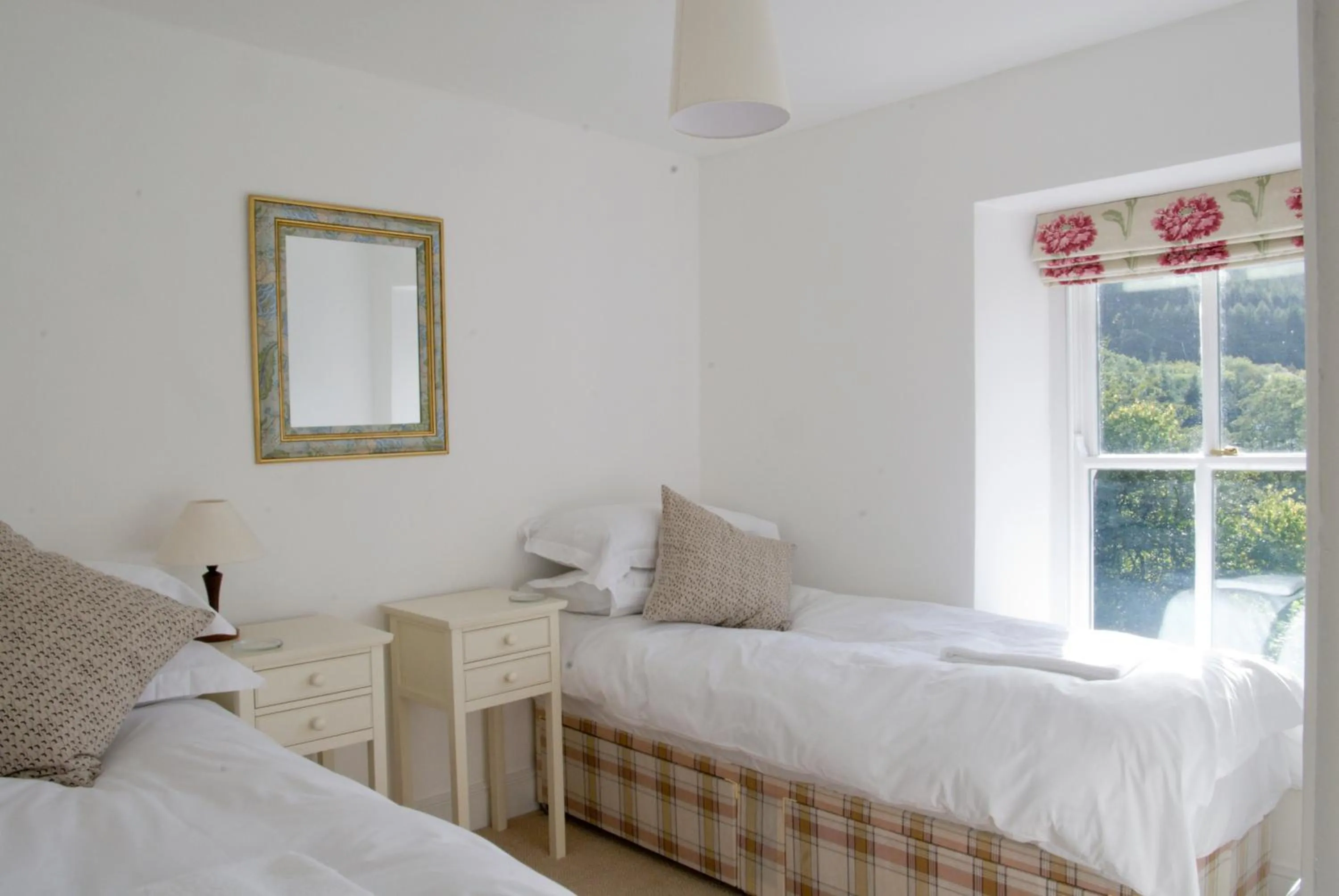 Bed in Bronfelin & Troed-y-Rhiw Holiday Cottage