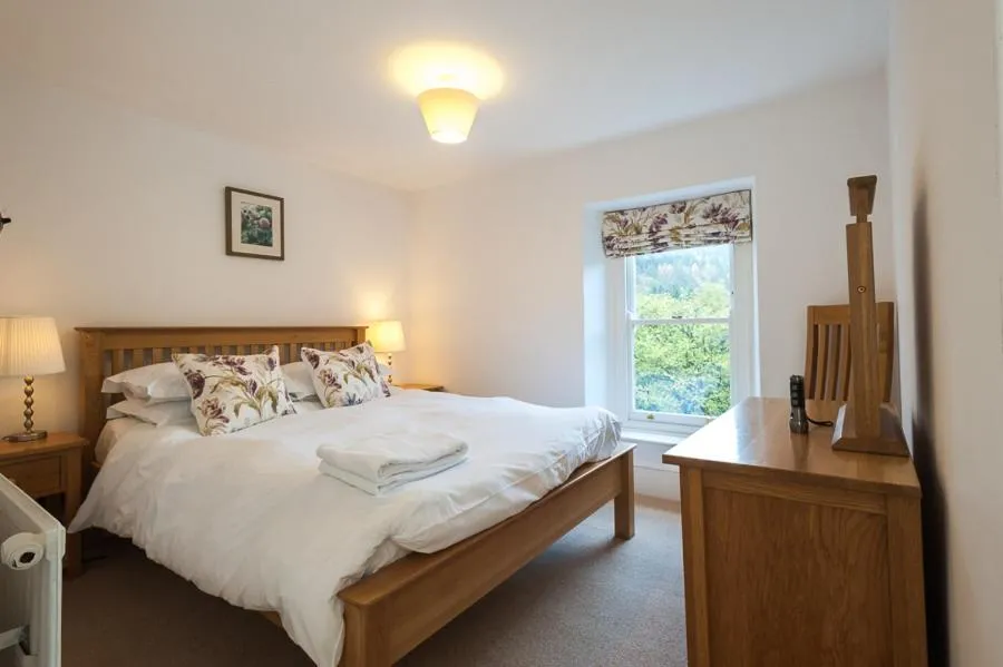 Bedroom, Bed in Bronfelin & Troed-y-Rhiw Holiday Cottage