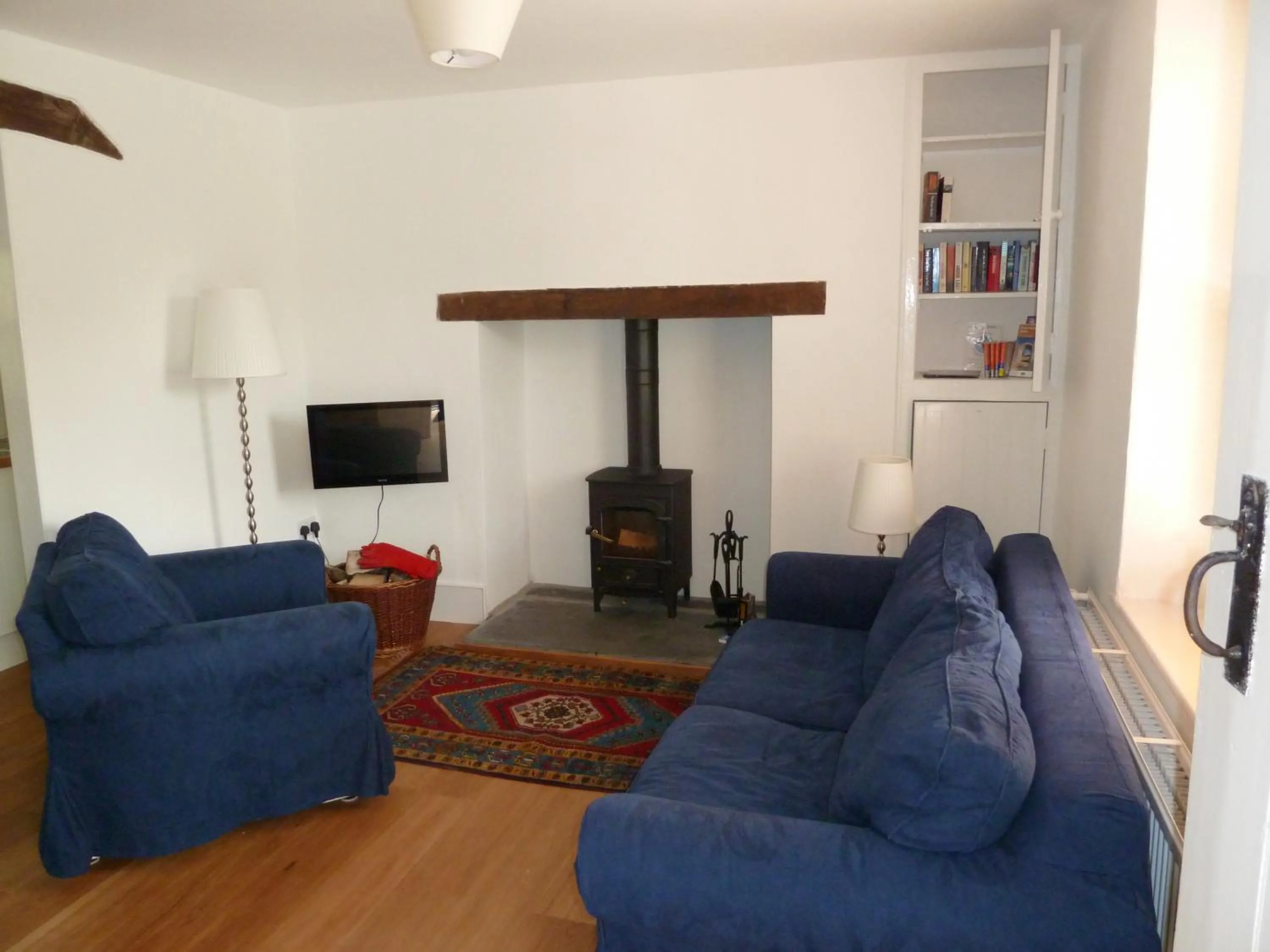 Living room in Bronfelin & Troed-y-Rhiw Holiday Cottage