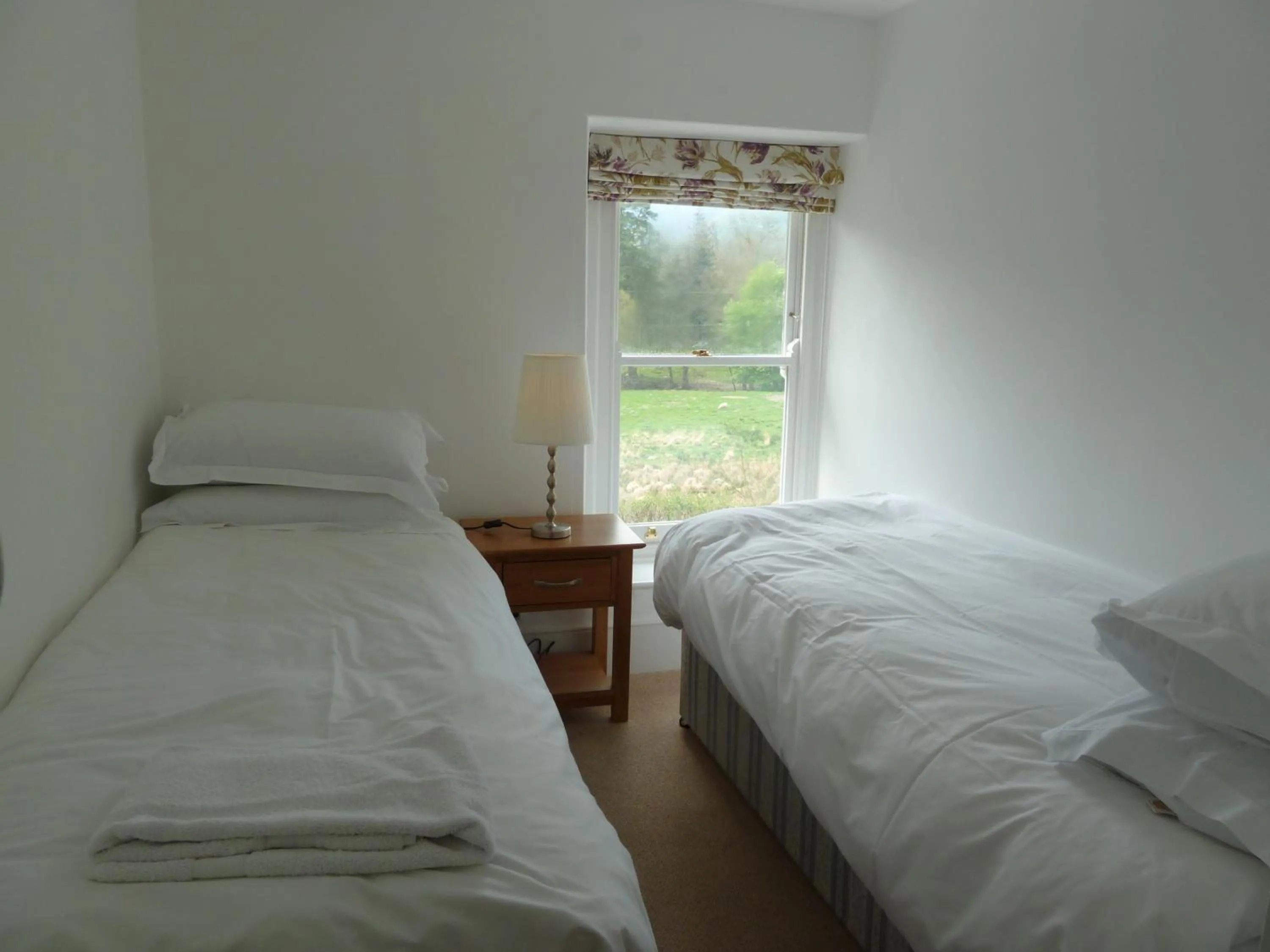 Bedroom, Bed in Bronfelin & Troed-y-Rhiw Holiday Cottage