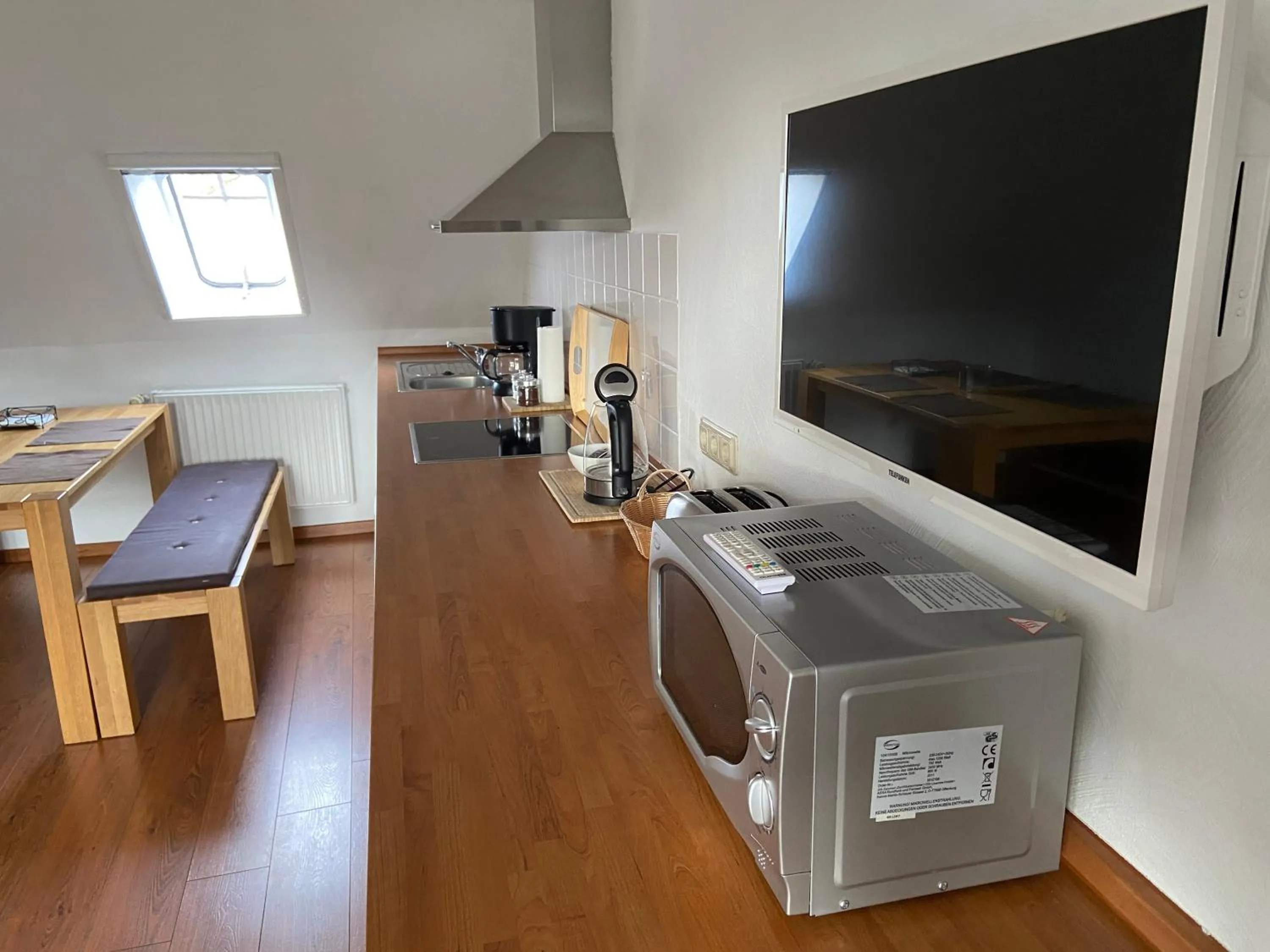 Kitchen or kitchenette in Klosterschänke Hude Hotel Ferienwohnungen Restaurant Café