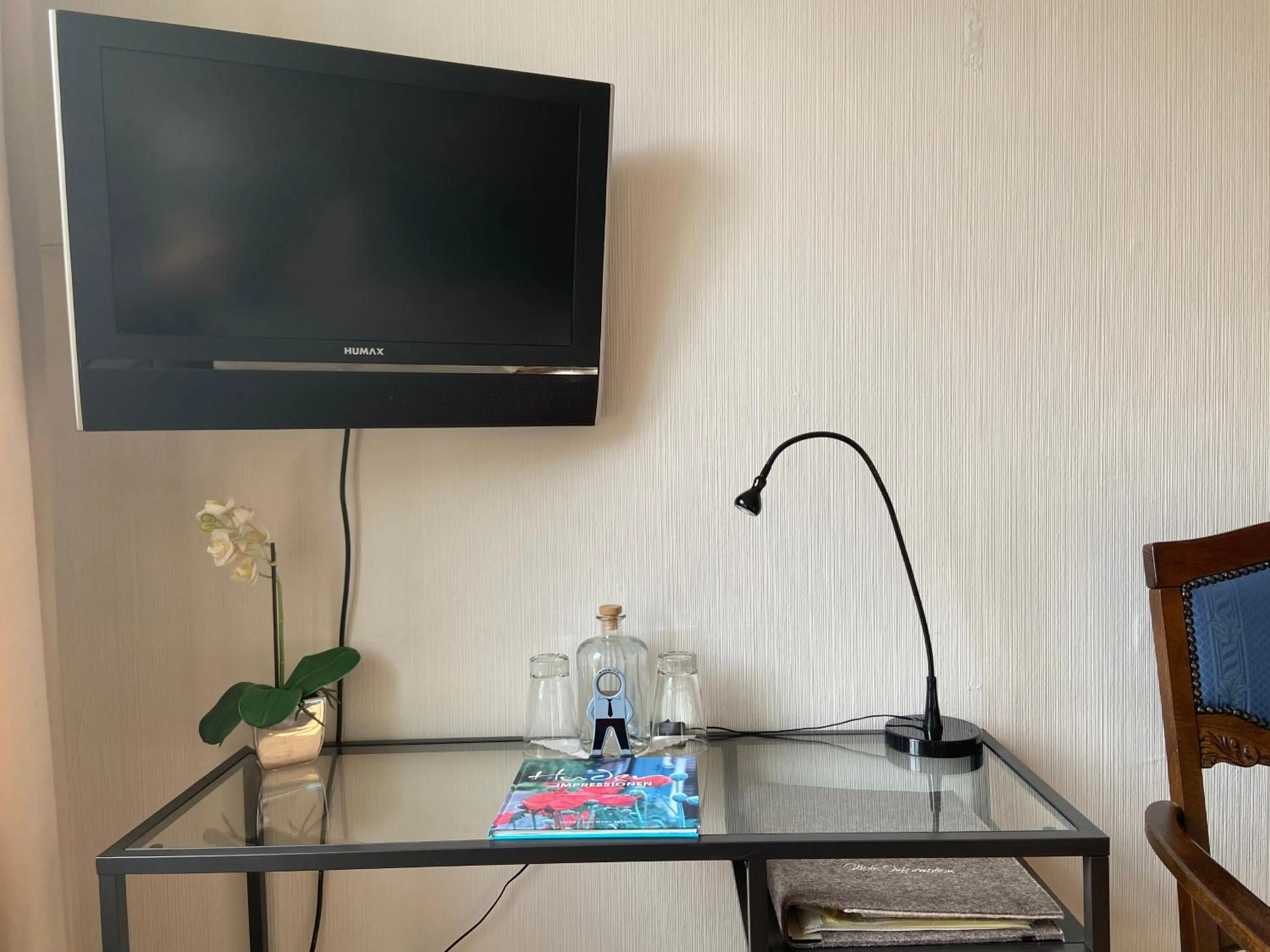 TV and multimedia in Klosterschänke Hude Hotel Ferienwohnungen Restaurant Café