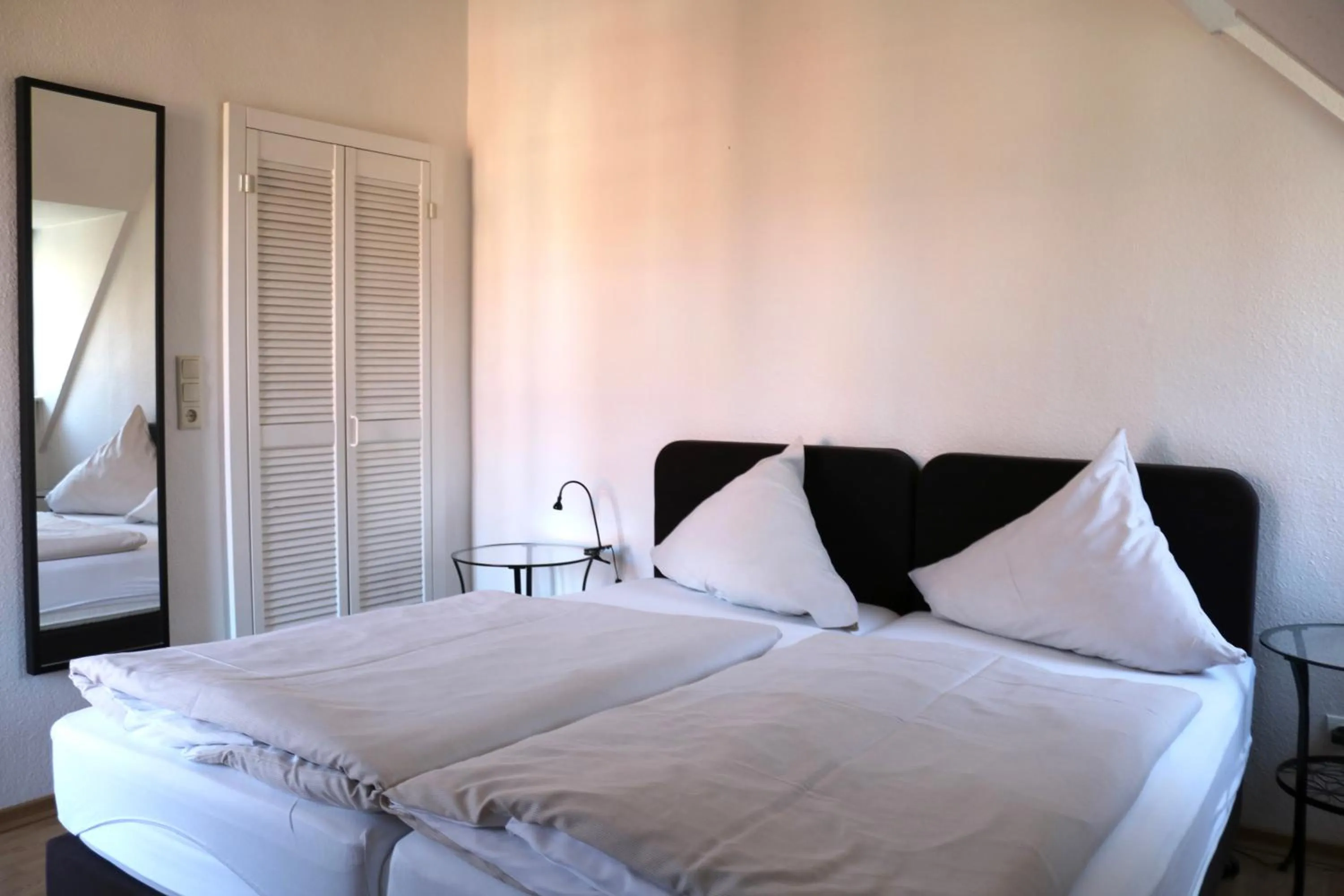 Bedroom, Bed in Klosterschänke Hude Hotel Ferienwohnungen Restaurant Café