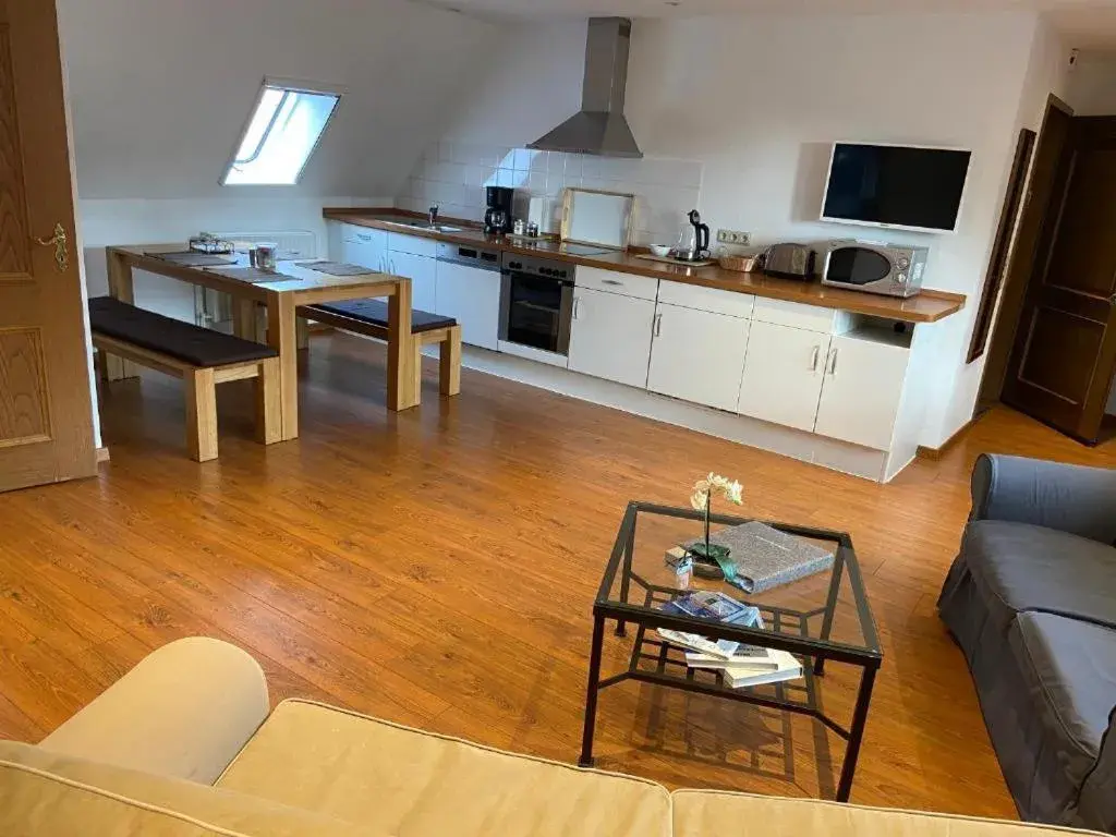 One-Bedroom Apartment in Klosterschänke Hude Hotel Ferienwohnungen Restaurant Café One-Bedroom Apartment in Klosterschänke Hude Hotel Ferienwohnungen Restaurant Café