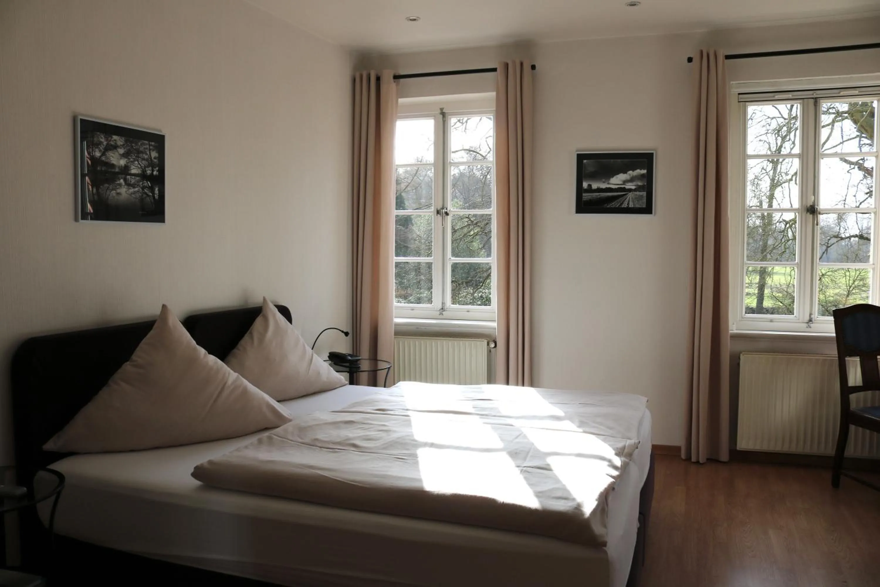 Bedroom, Bed in Klosterschänke Hude Hotel Ferienwohnungen Restaurant Café