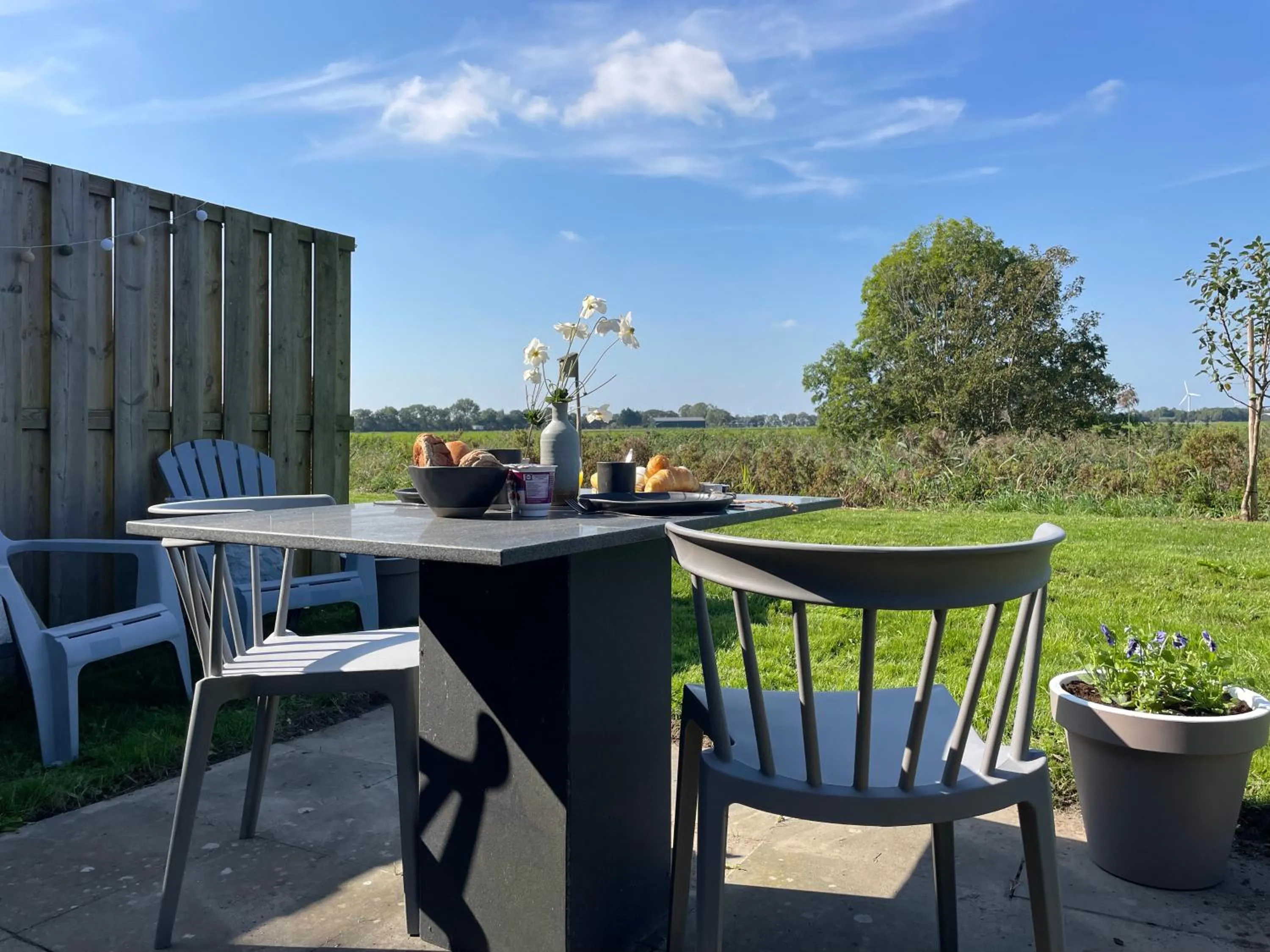 Garden in Hotelhuisjes Medemblik