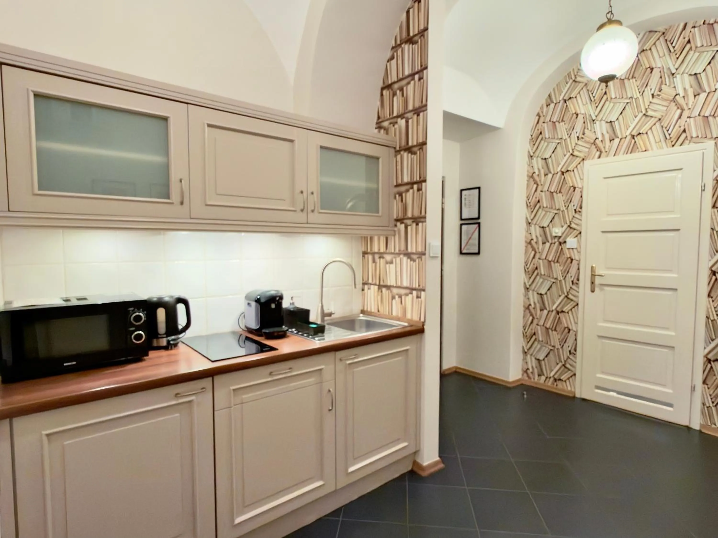Kitchen or kitchenette in Scharffenberg Apartments Main Square