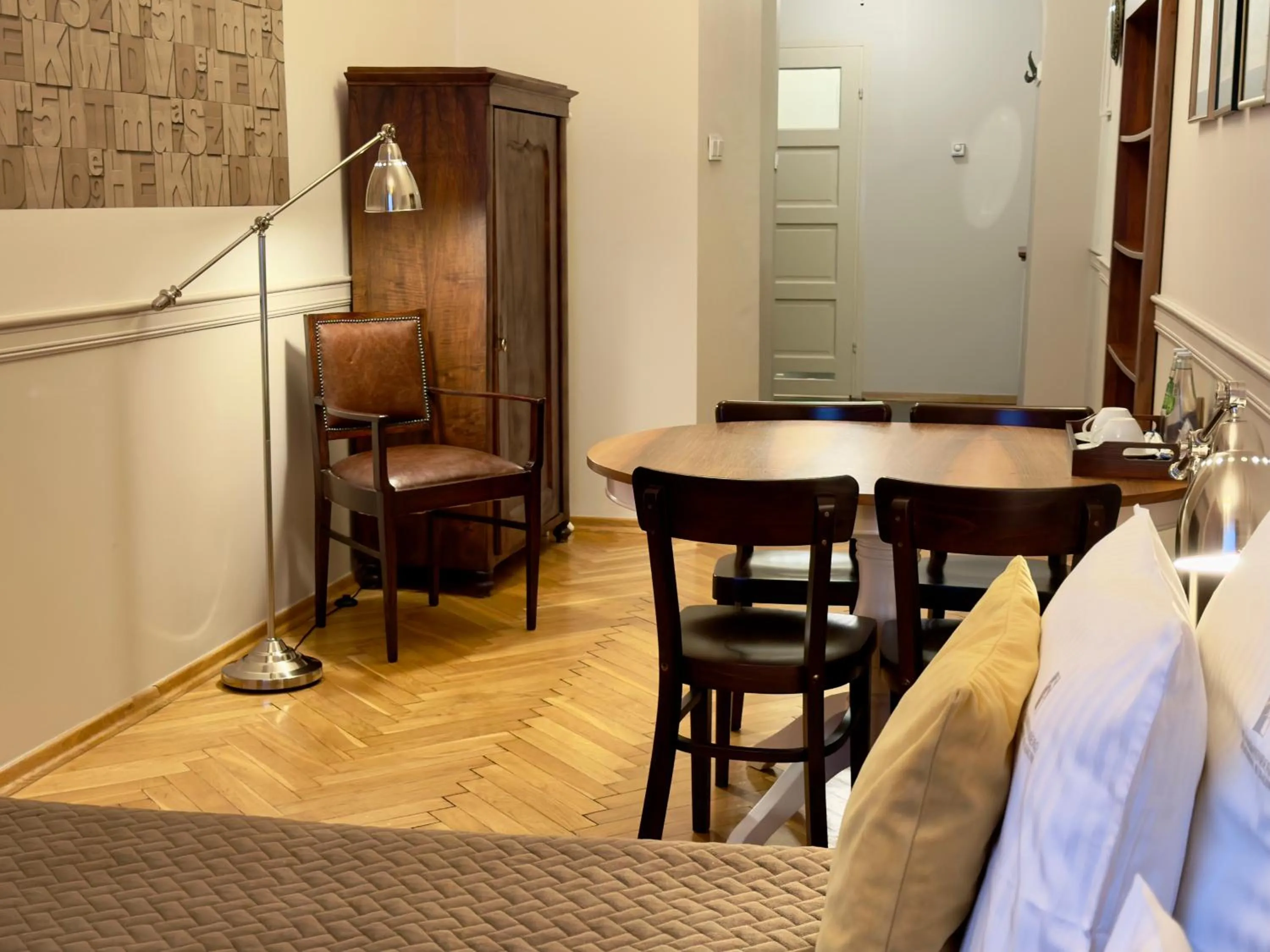 Bed in Scharffenberg Apartments Main Square