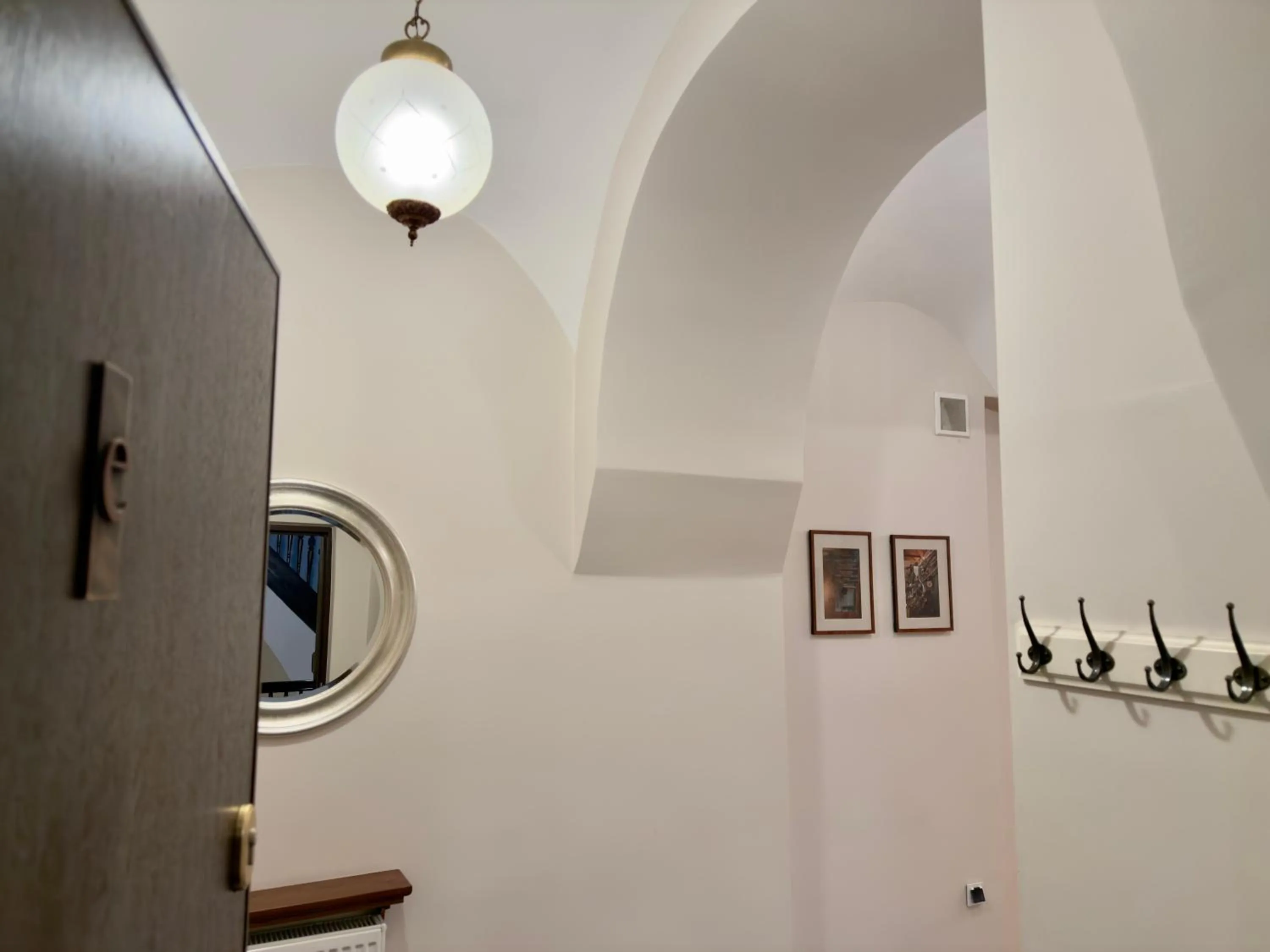 Photo of the whole room in Scharffenberg Apartments Main Square