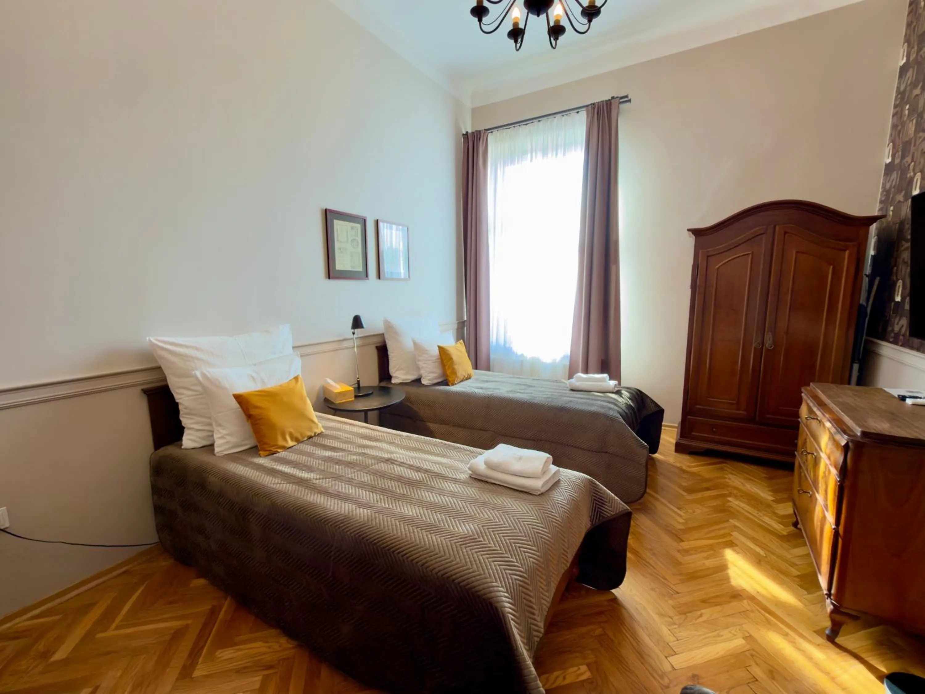 Bed in Scharffenberg Apartments Main Square