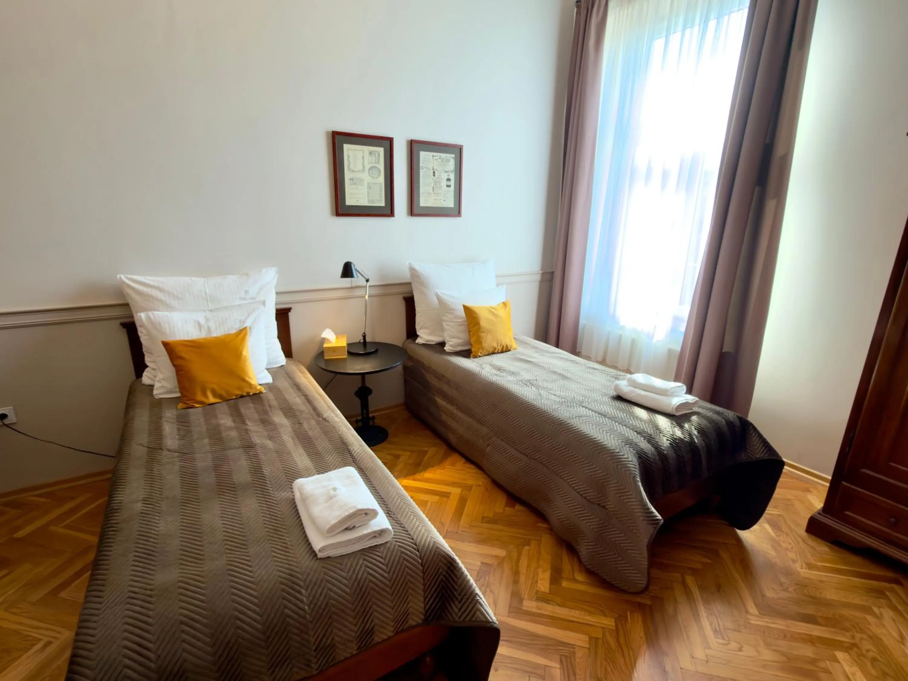 Bed in Scharffenberg Apartments Main Square
