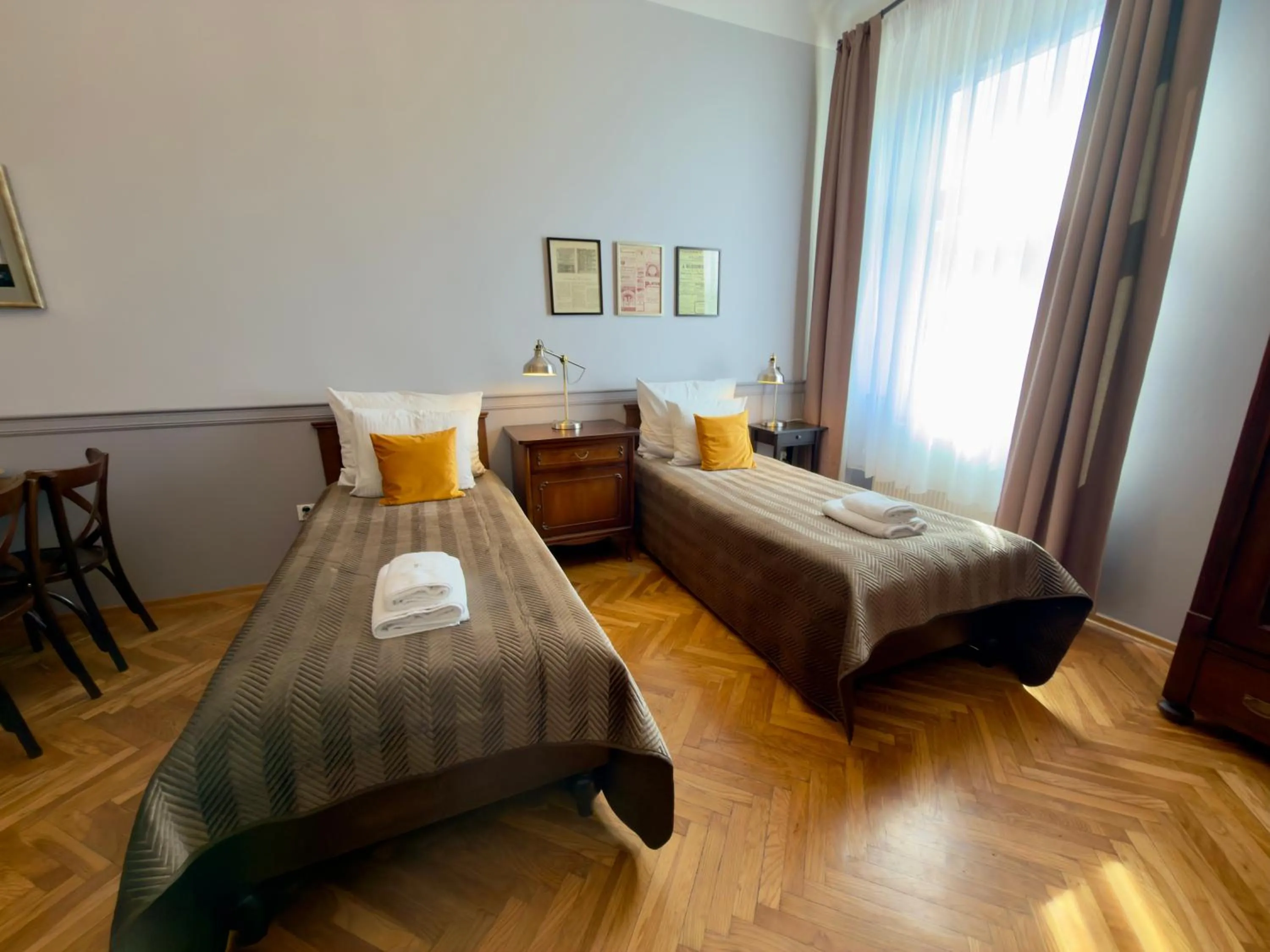 Bed in Scharffenberg Apartments Main Square