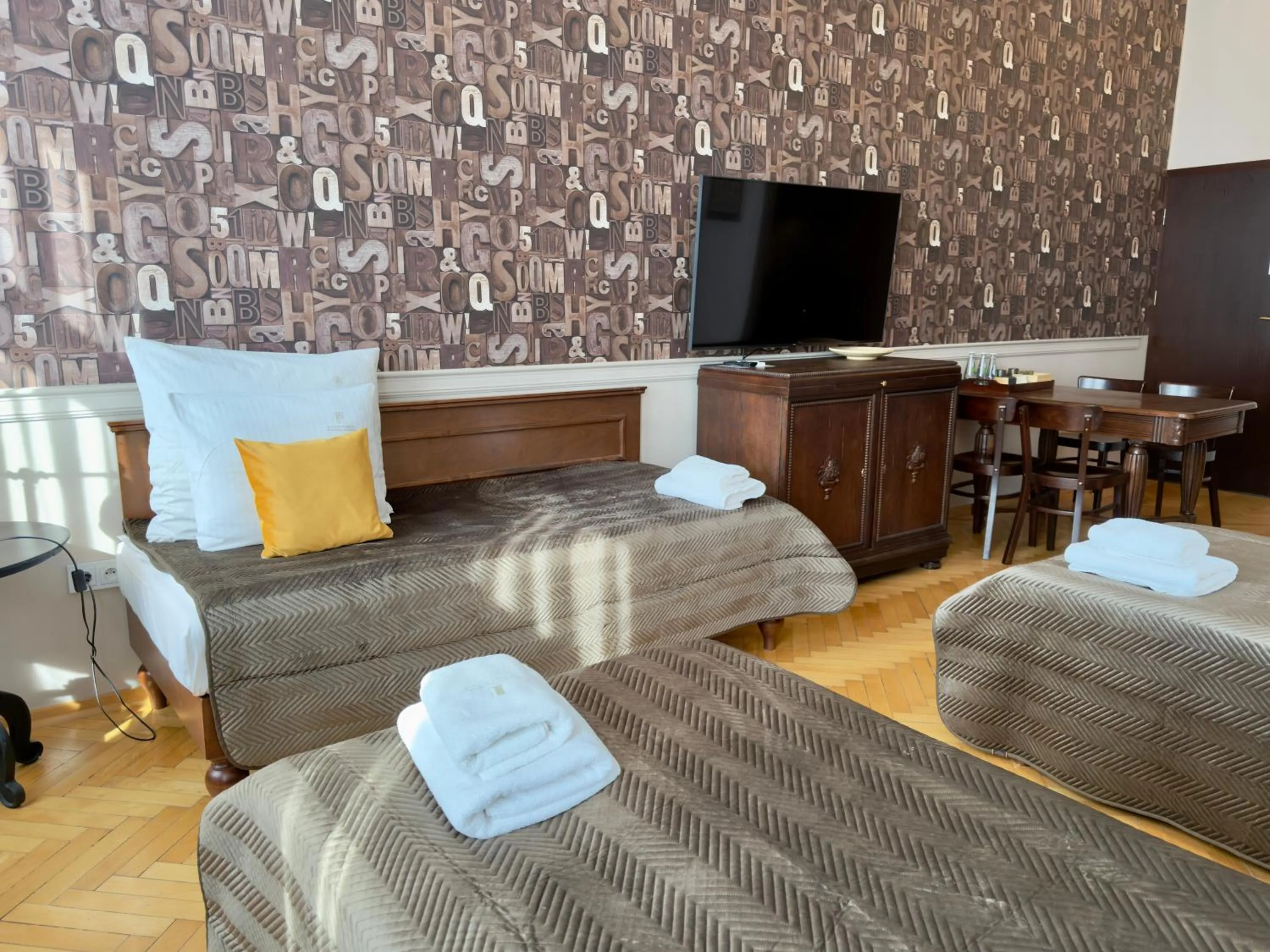 Bed in Scharffenberg Apartments Main Square