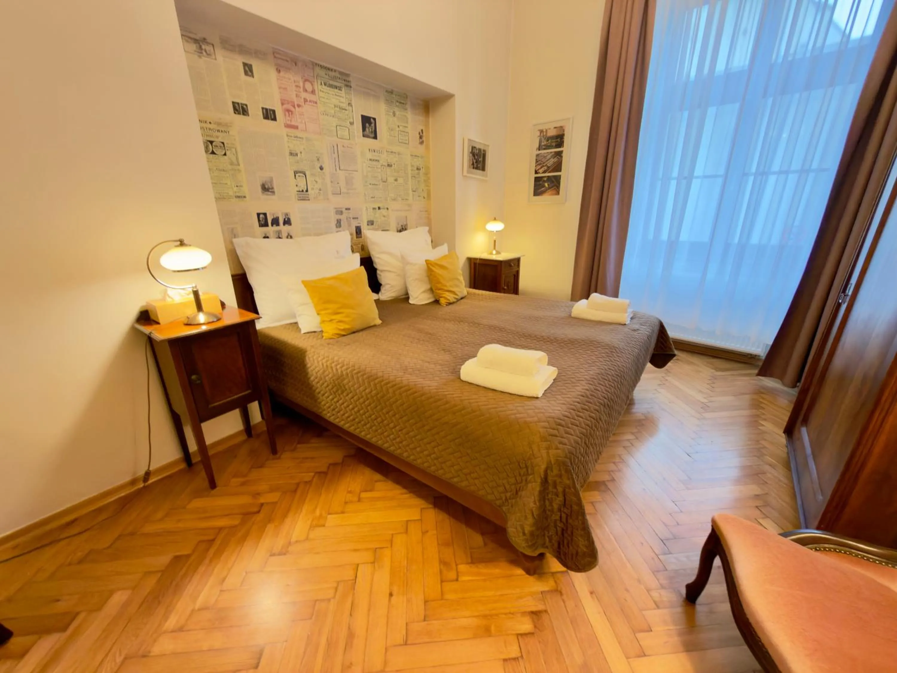 Bed in Scharffenberg Apartments Main Square