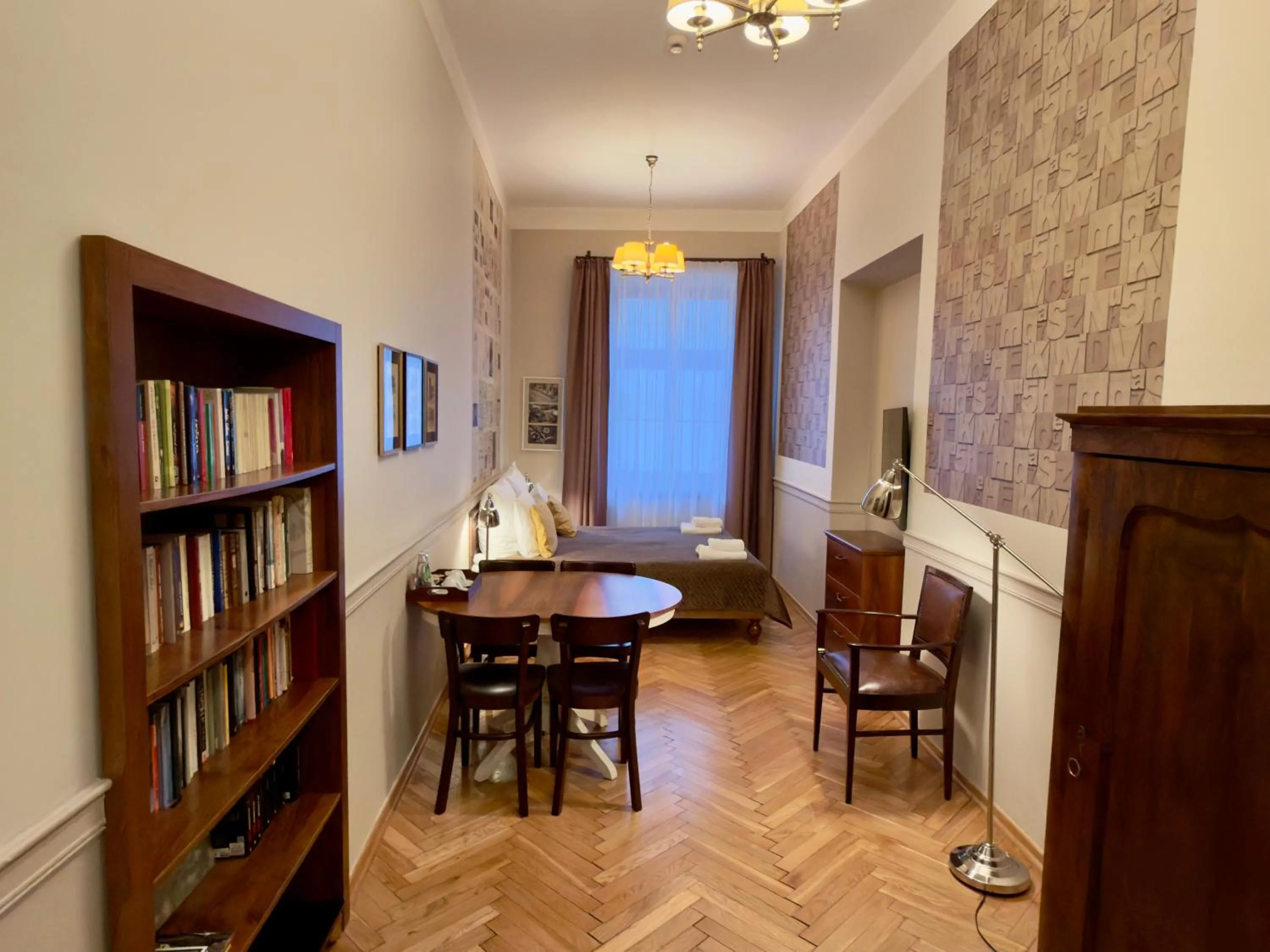 Library in Scharffenberg Apartments Main Square