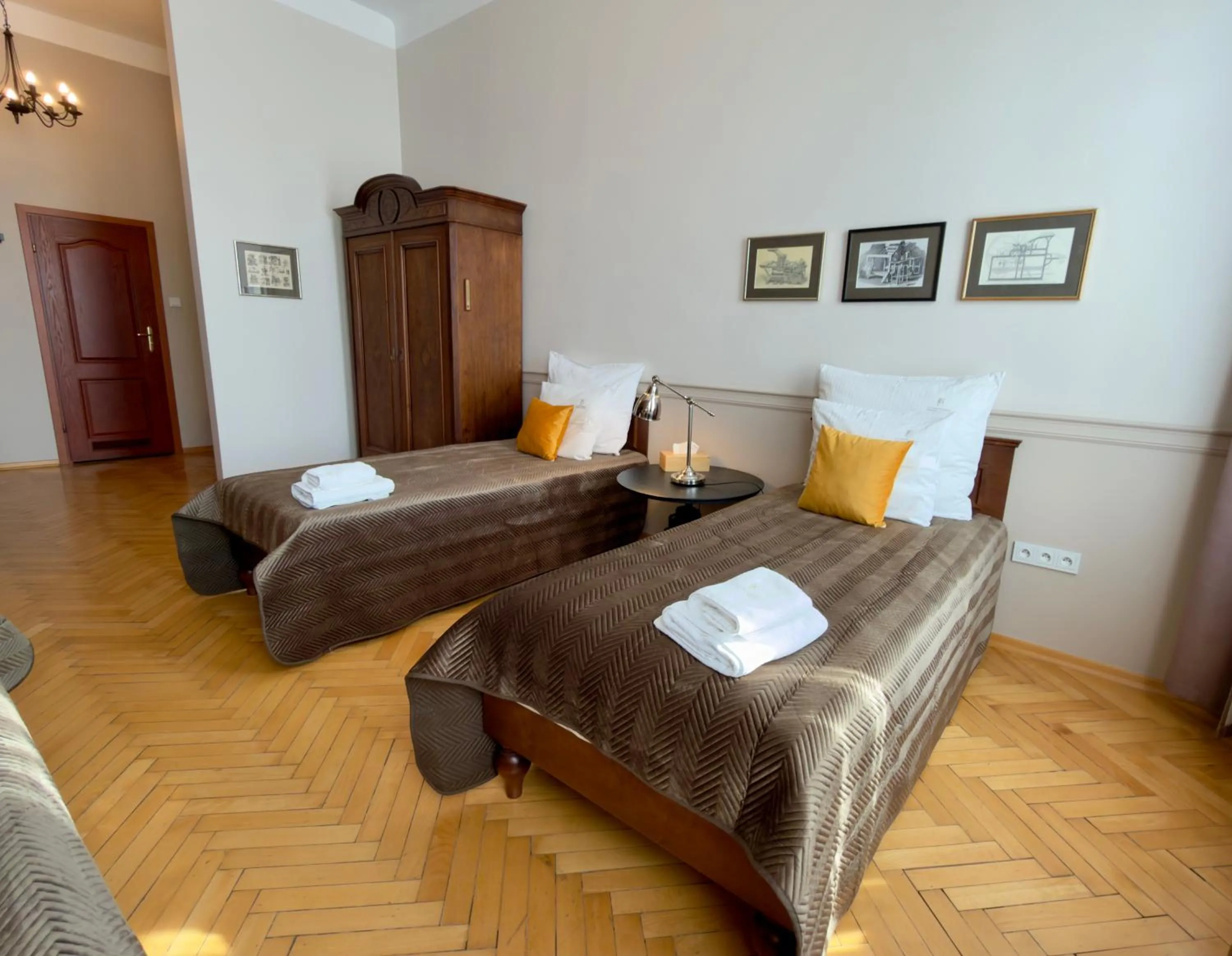 Bed in Scharffenberg Apartments Main Square