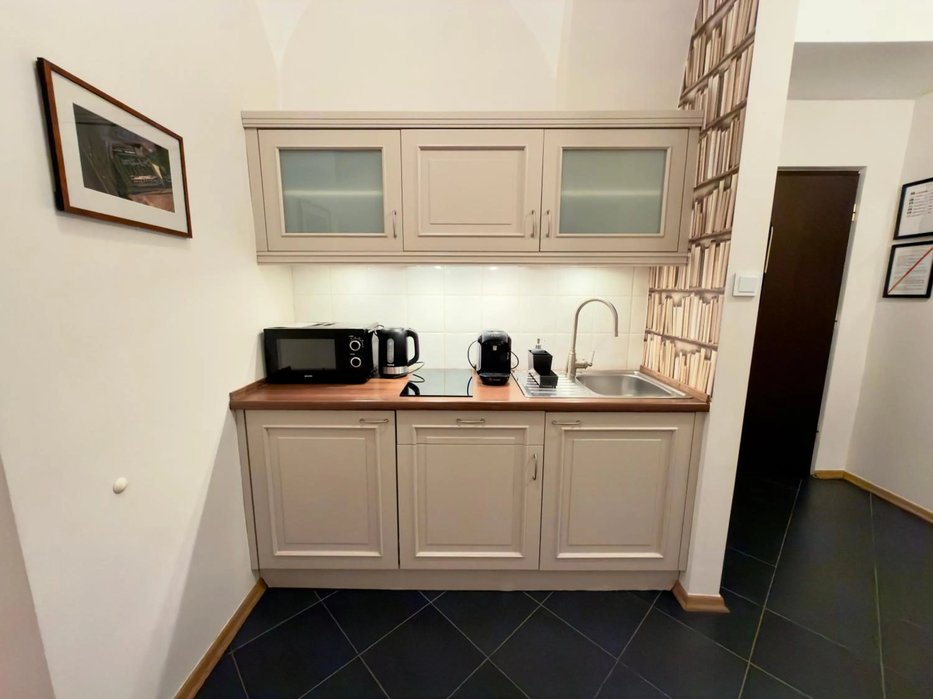 Kitchen or kitchenette in Scharffenberg Apartments Main Square