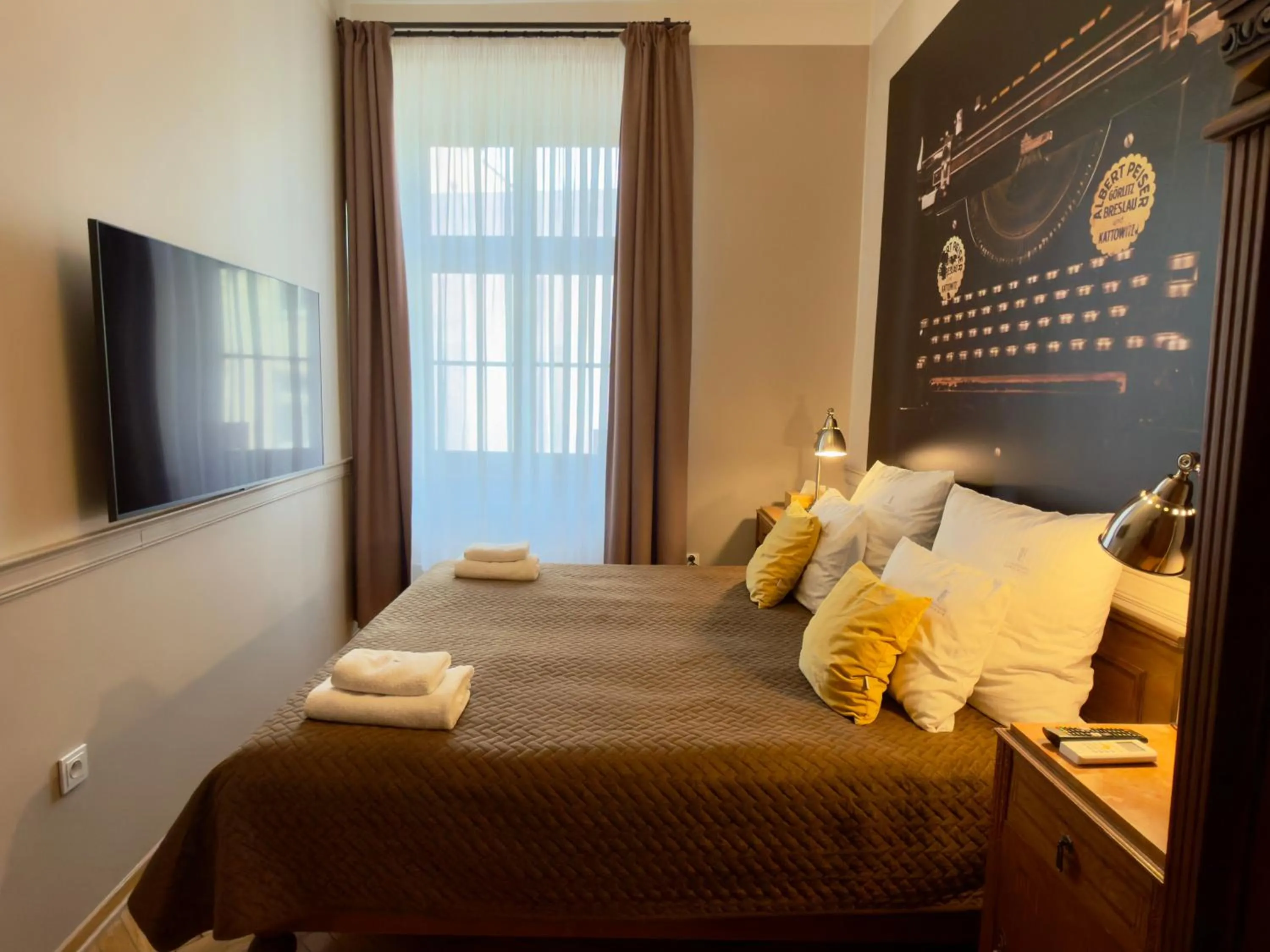 Bed in Scharffenberg Apartments Main Square