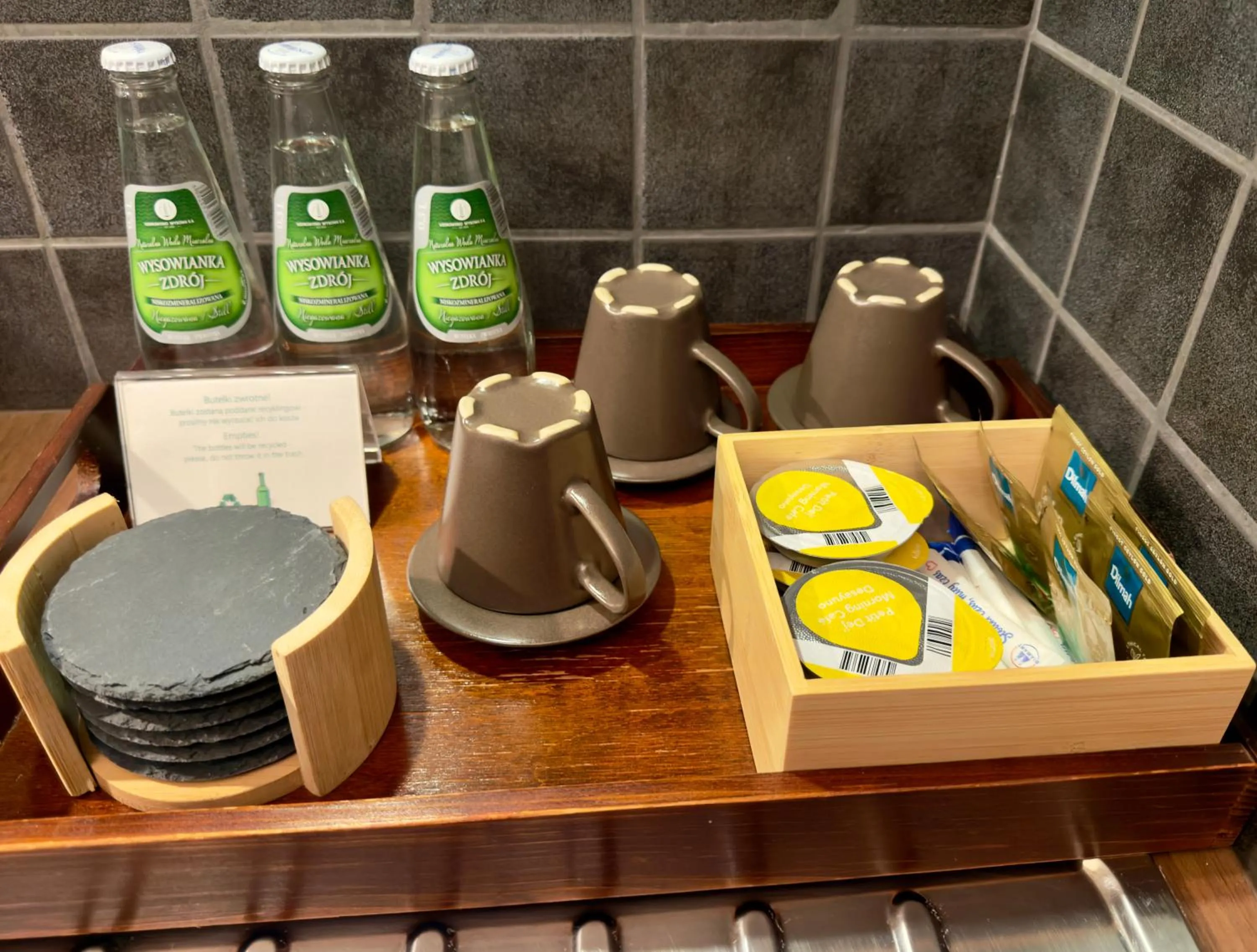 Coffee/tea facilities in Scharffenberg Apartments Main Square