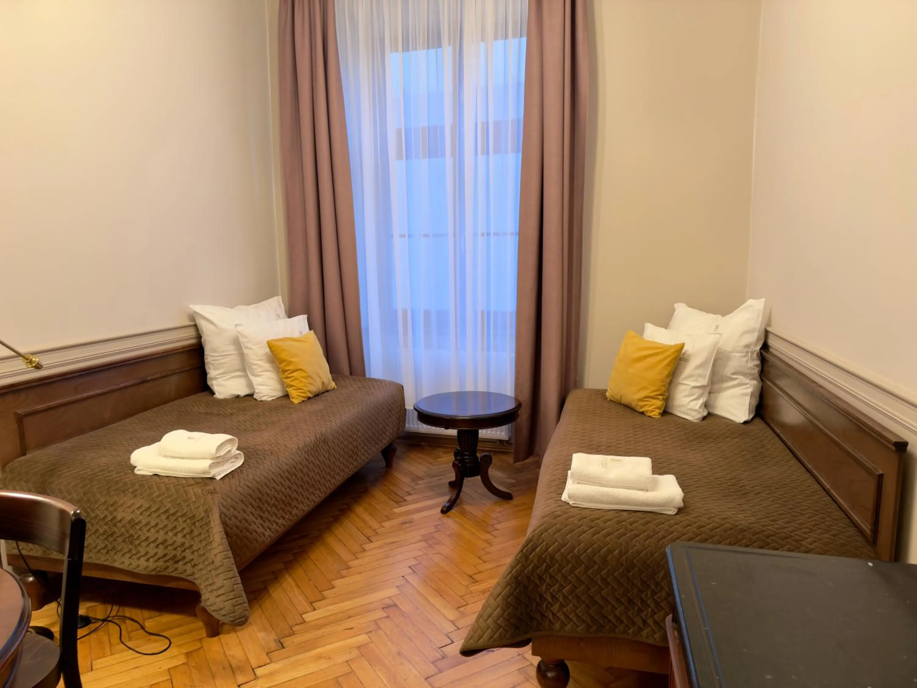 Bed in Scharffenberg Apartments Main Square
