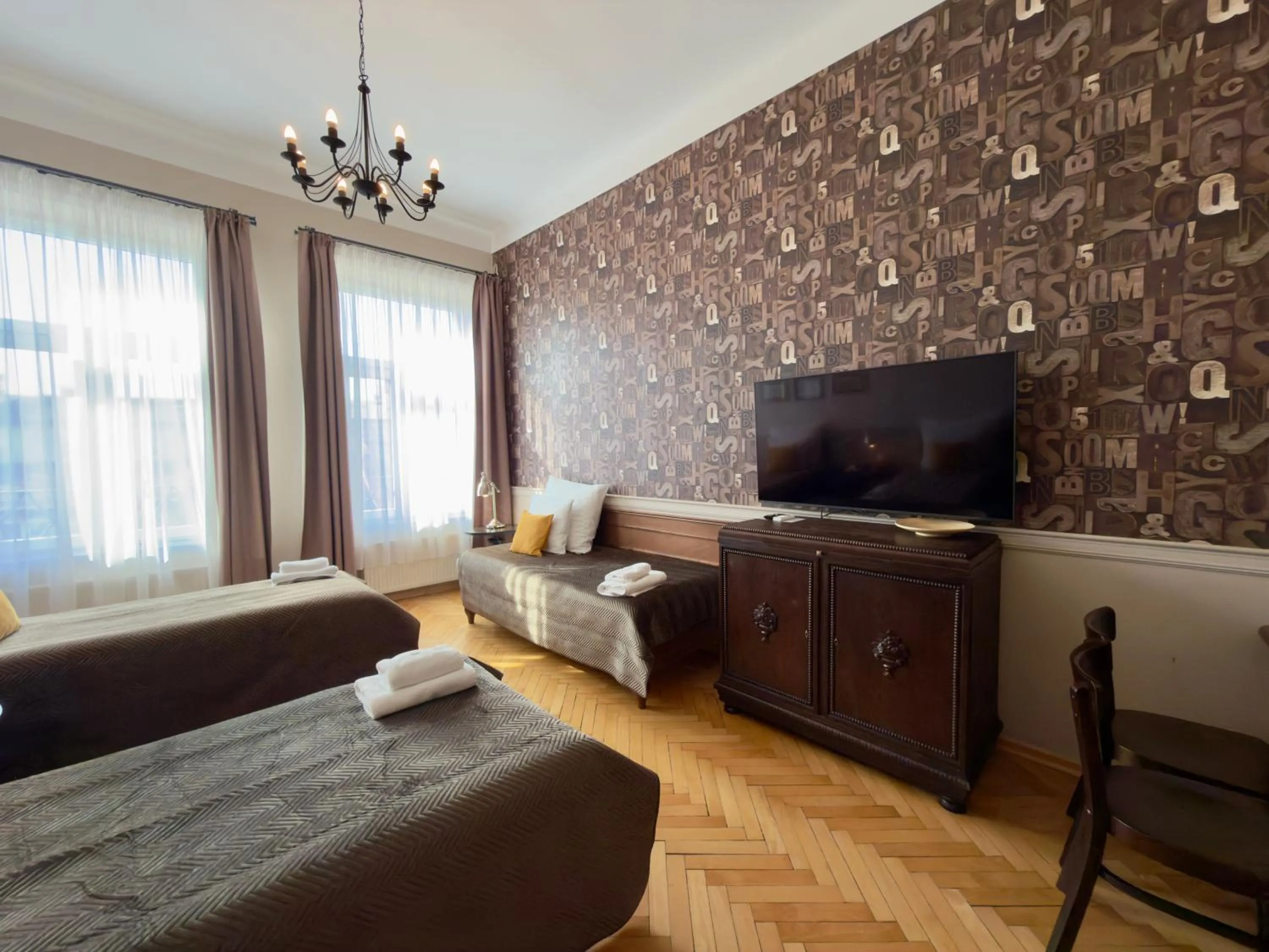 TV and multimedia, Bed in Scharffenberg Apartments Main Square