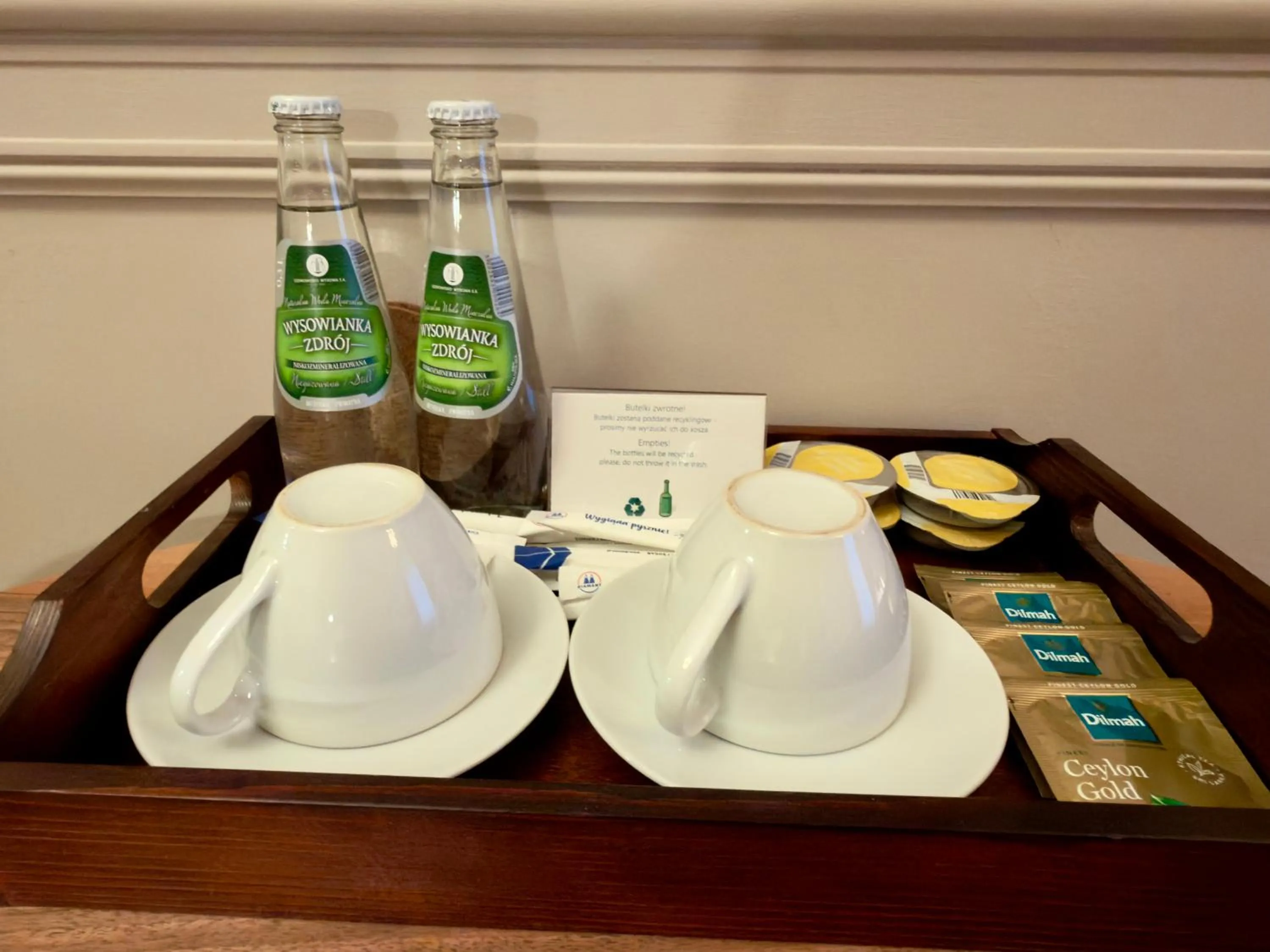 Coffee/tea facilities in Scharffenberg Apartments Main Square