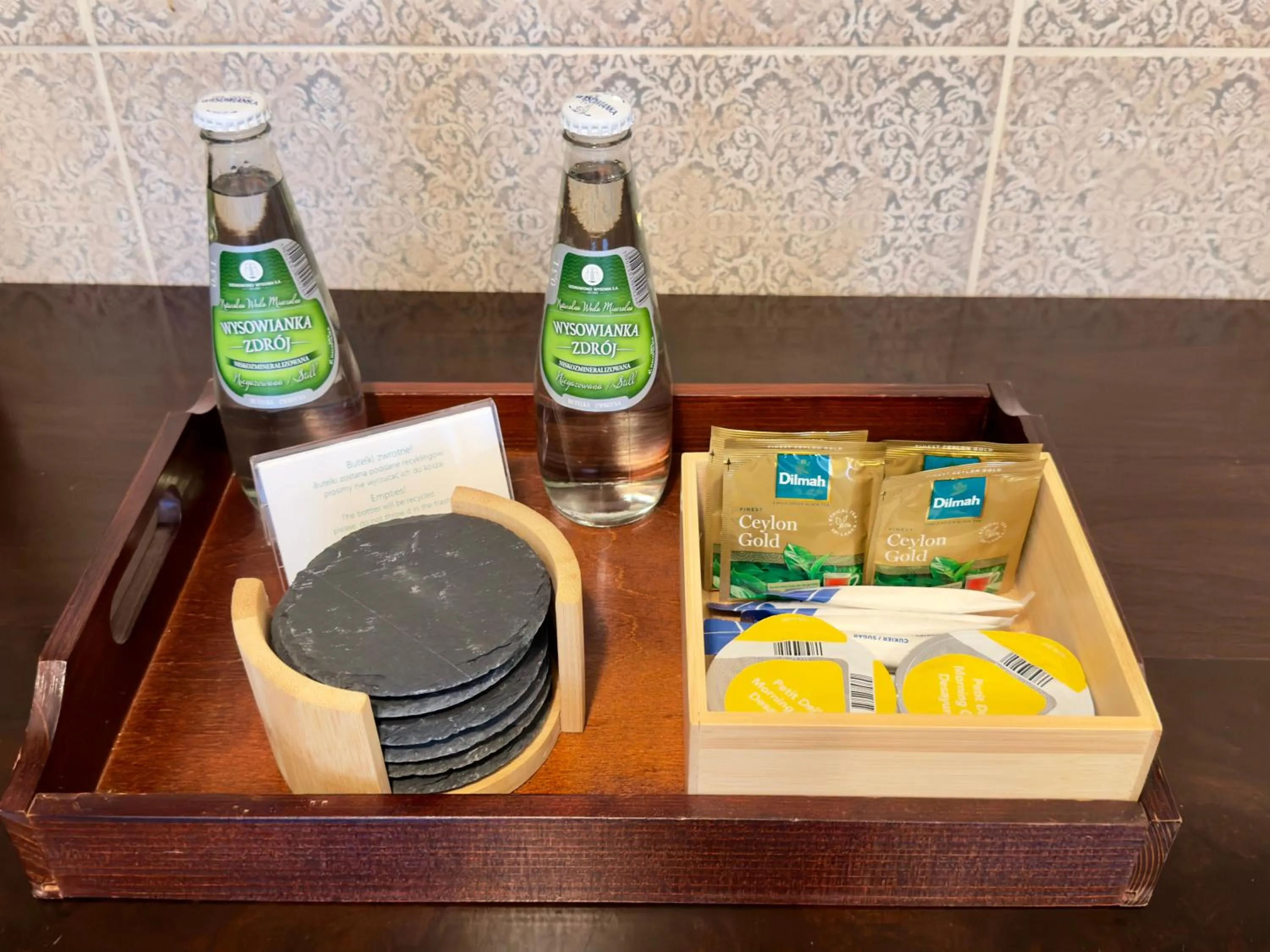 Coffee/tea facilities in Scharffenberg Apartments Main Square
