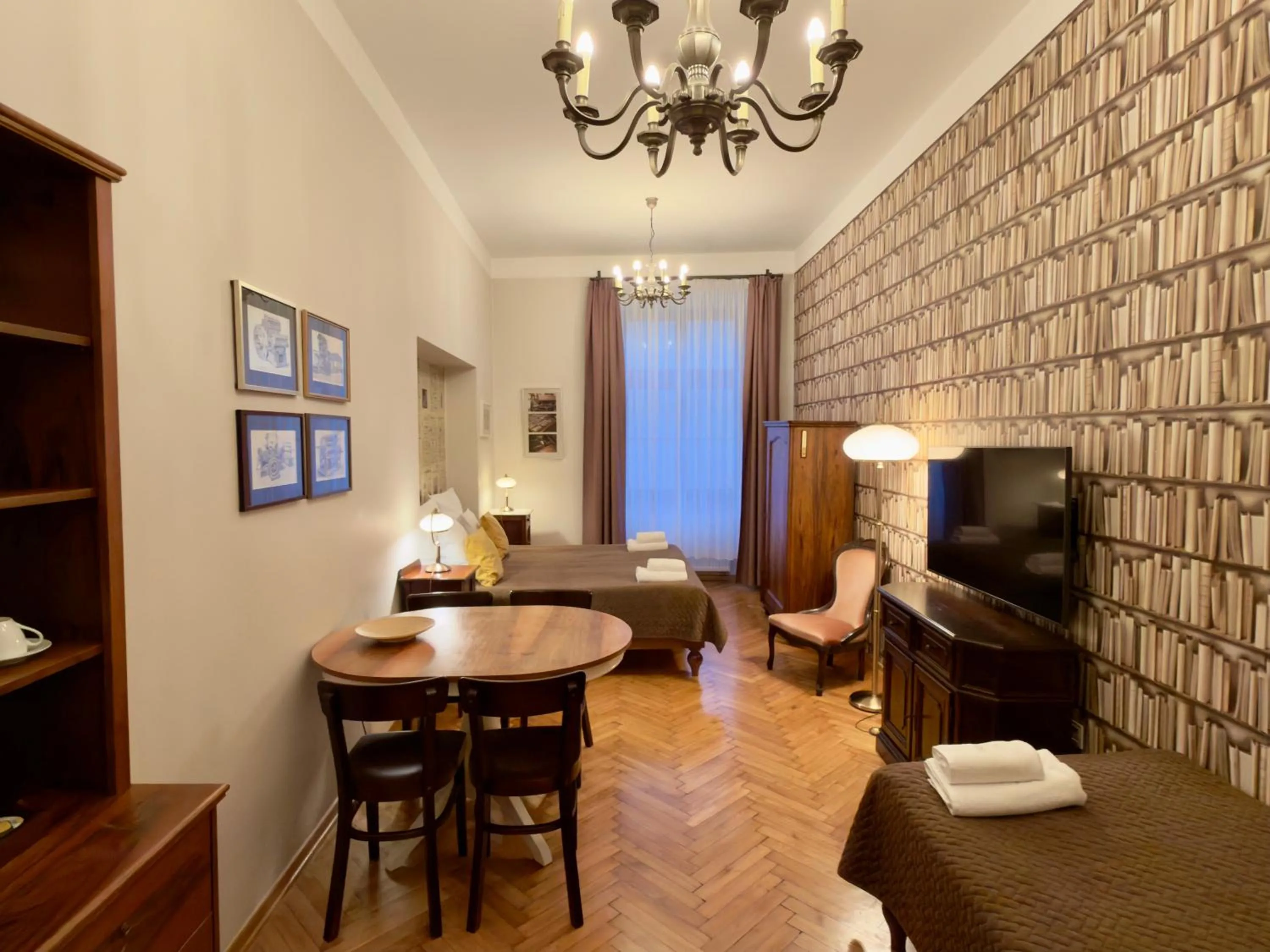 TV and multimedia in Scharffenberg Apartments Main Square