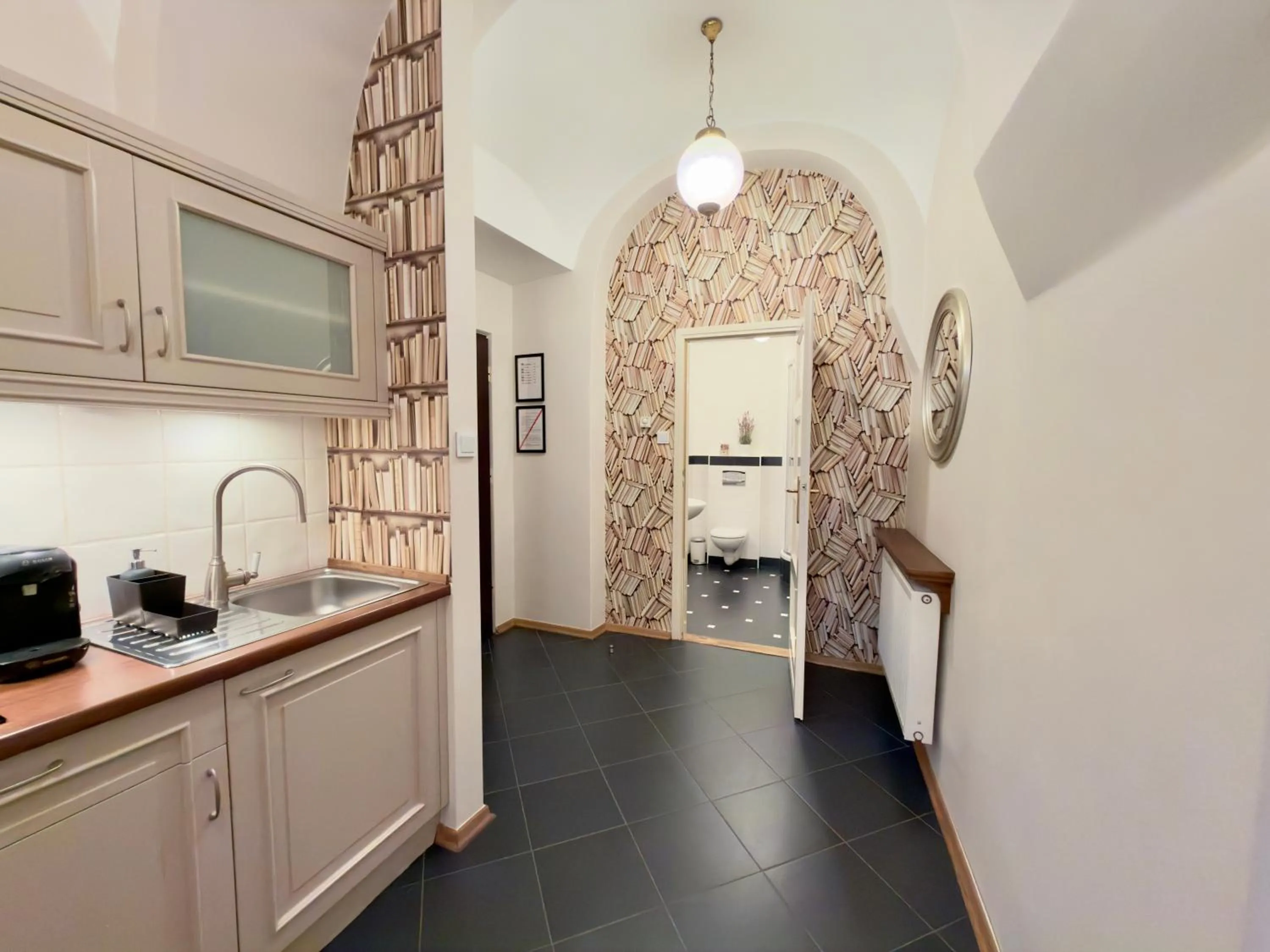 Kitchen or kitchenette in Scharffenberg Apartments Main Square