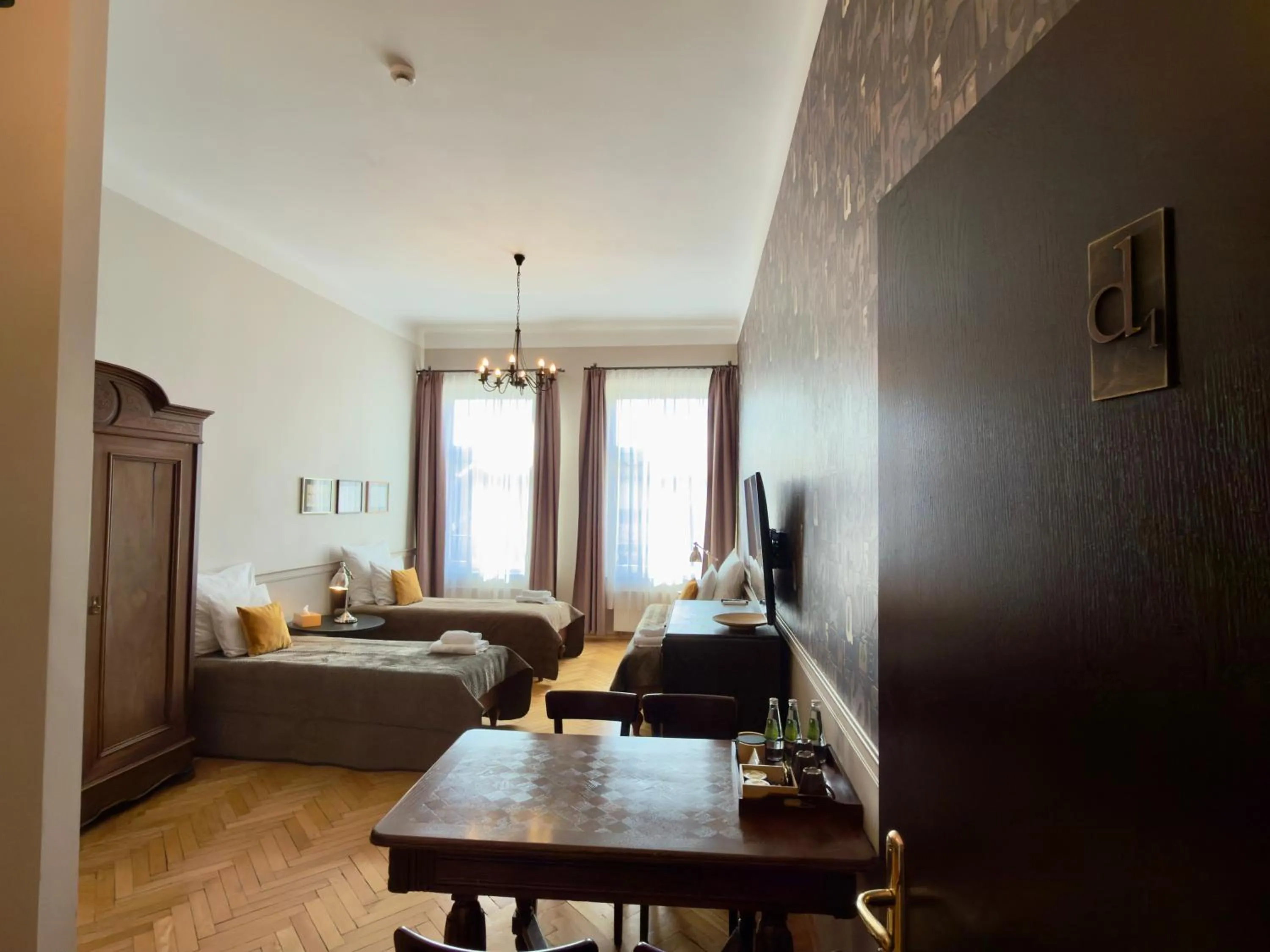 Photo of the whole room, Bed in Scharffenberg Apartments Main Square
