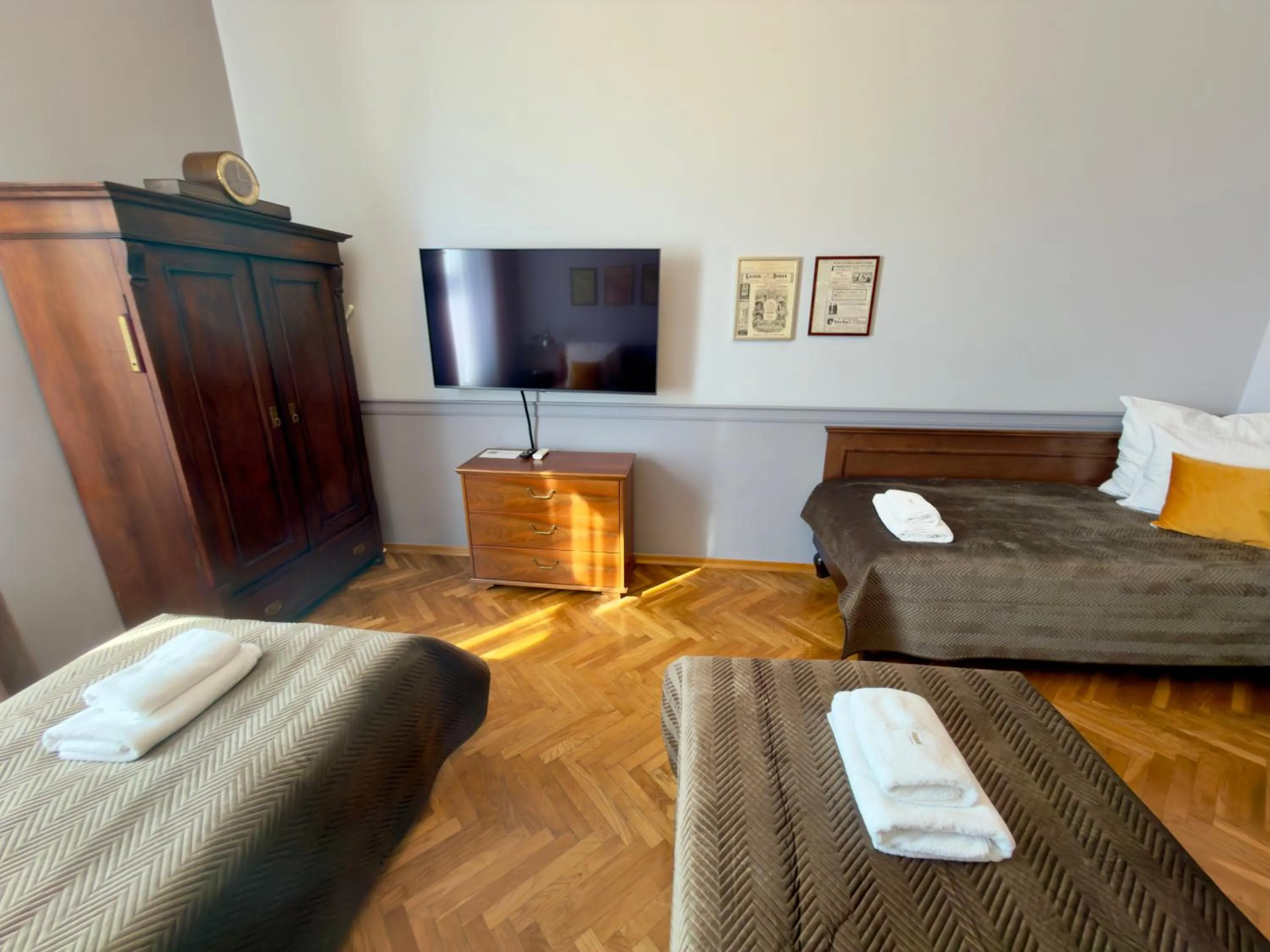 Bed in Scharffenberg Apartments Main Square