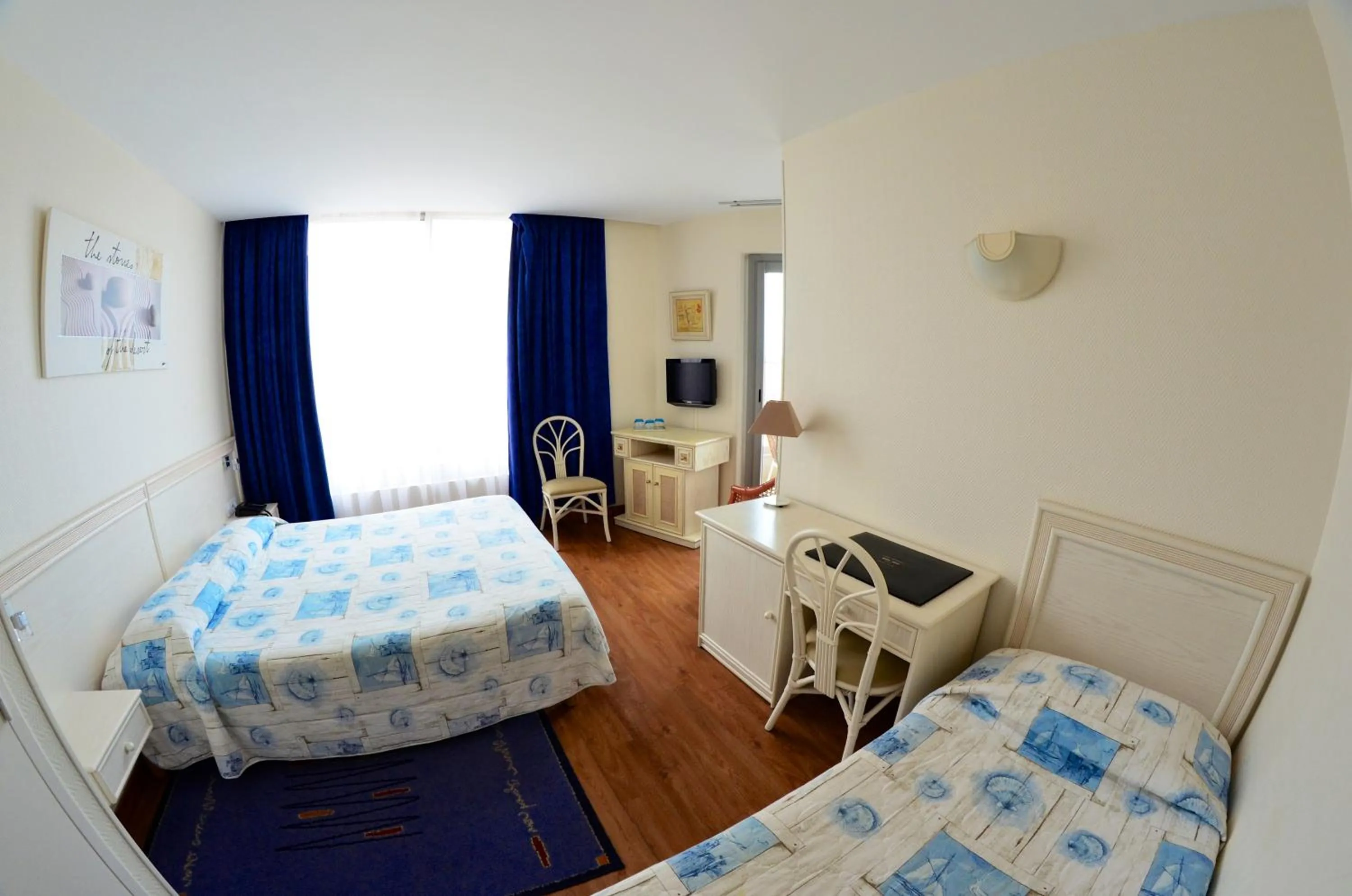 Bedroom in Hotel Mira-Mar