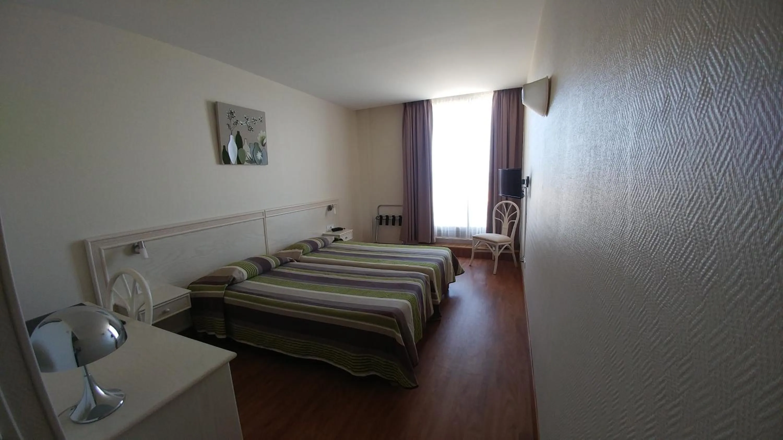 Photo of the whole room in Hotel Mira-Mar