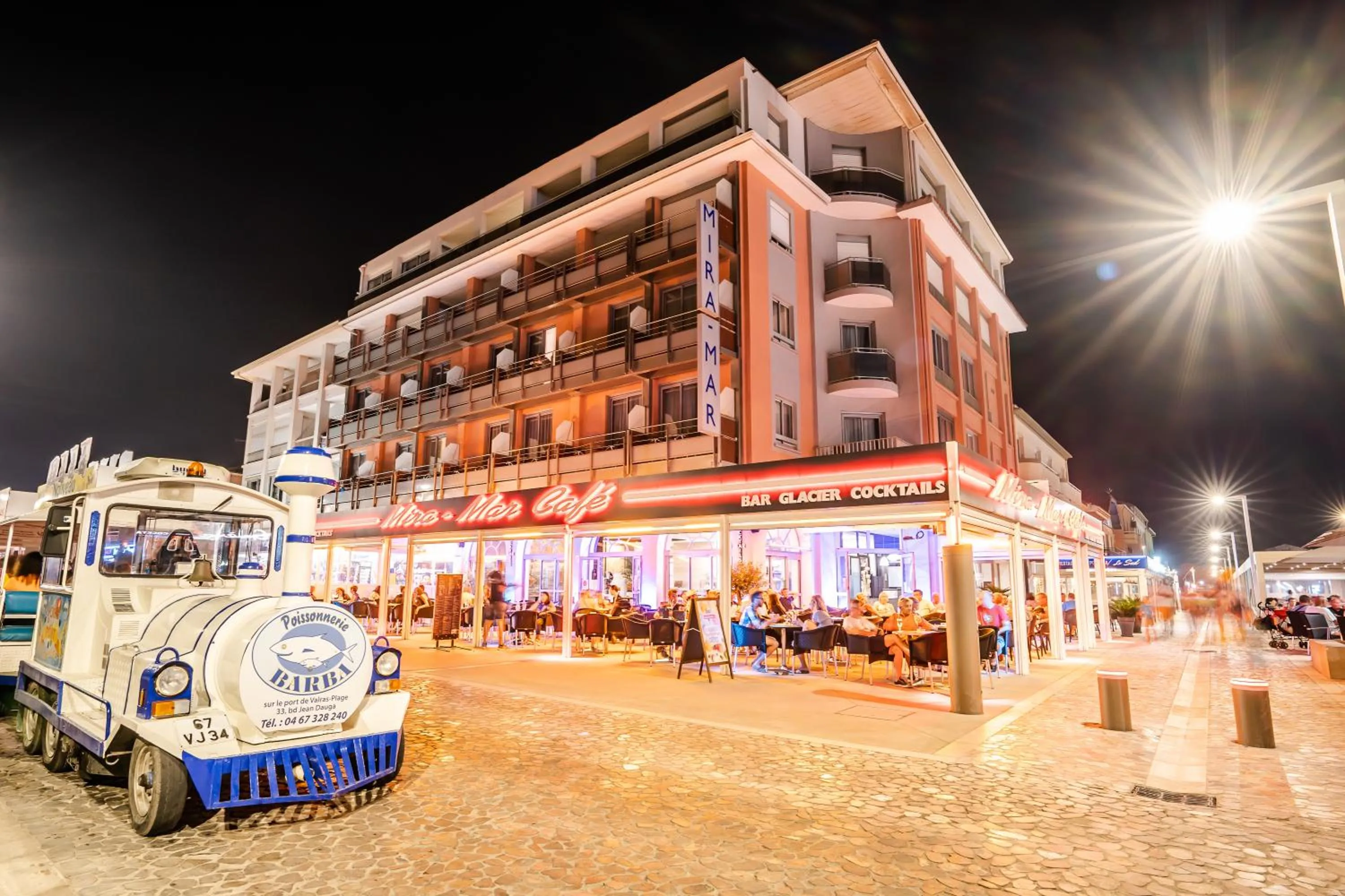 Property building in Hotel Mira-Mar