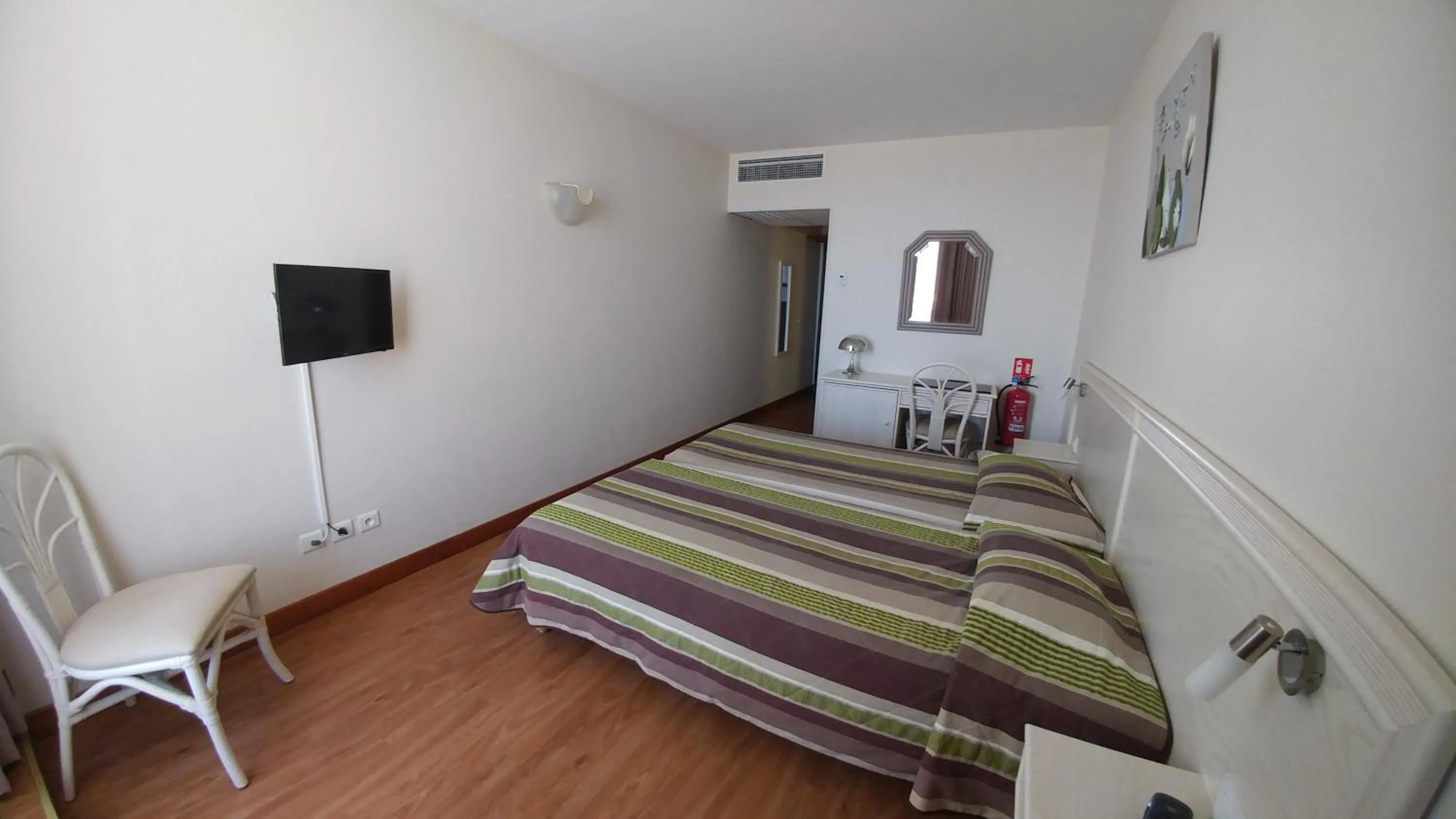 Photo of the whole room in Hotel Mira-Mar