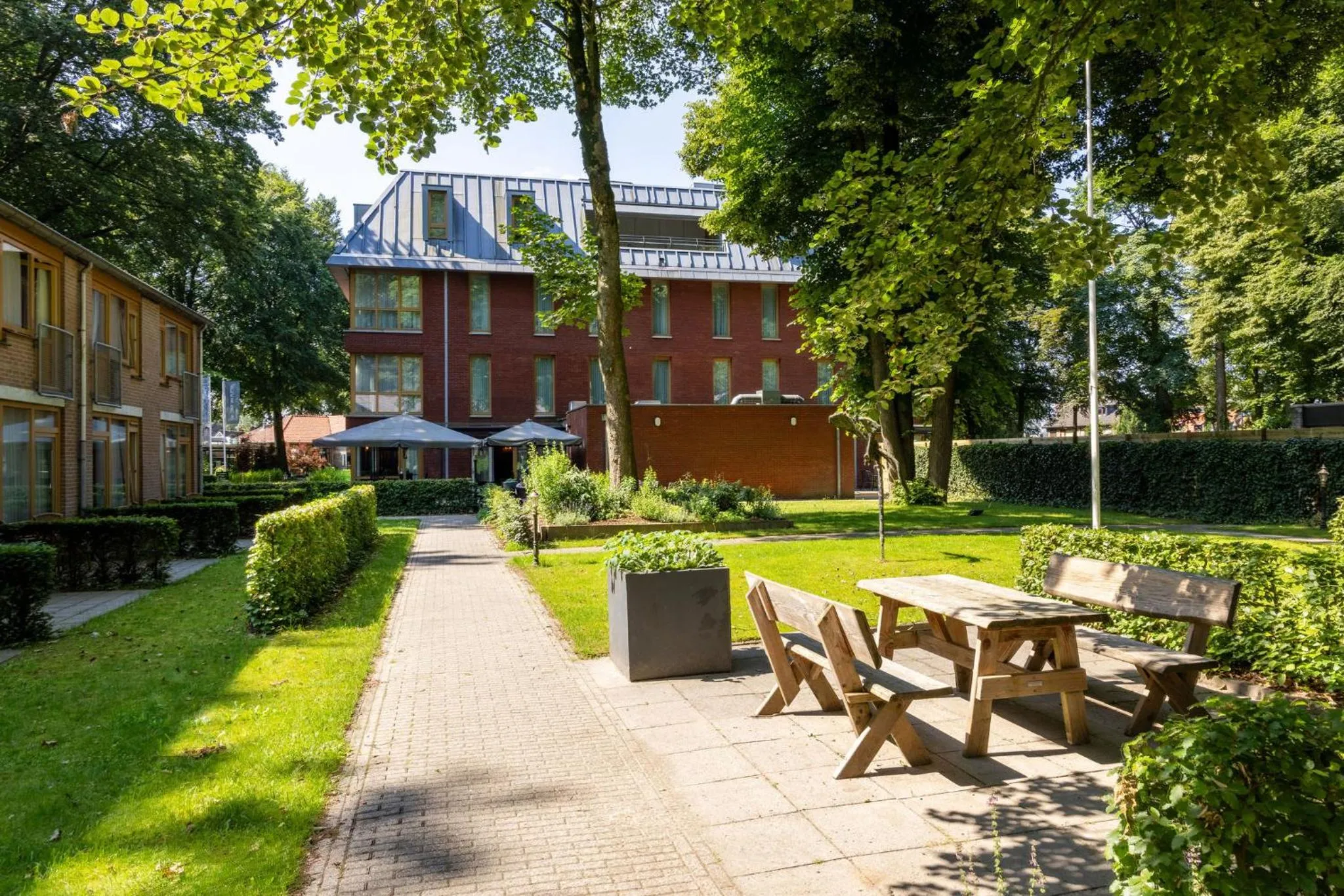 Property building in Hof van Putten