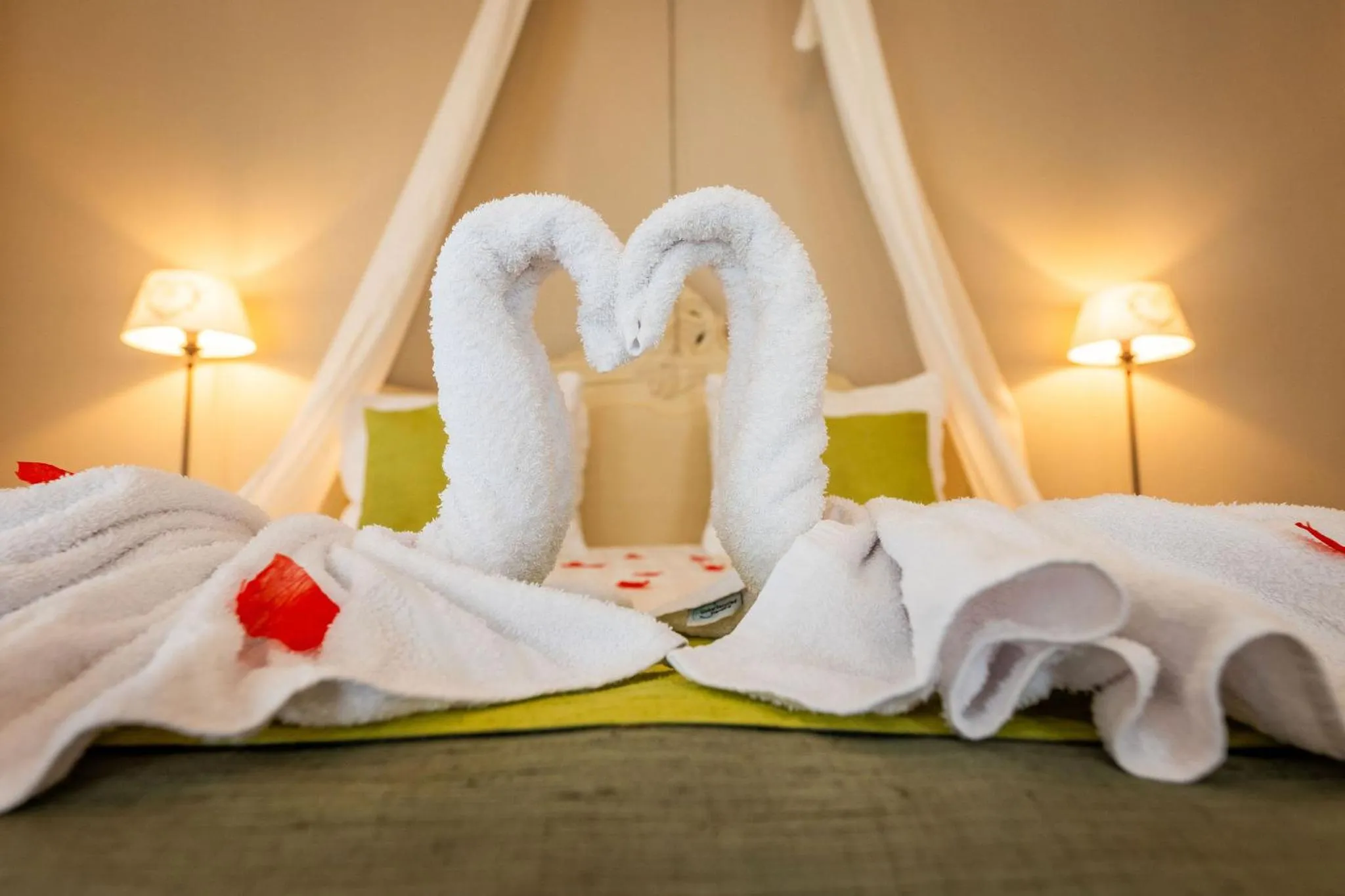 Property building, Bed in Hof van Putten