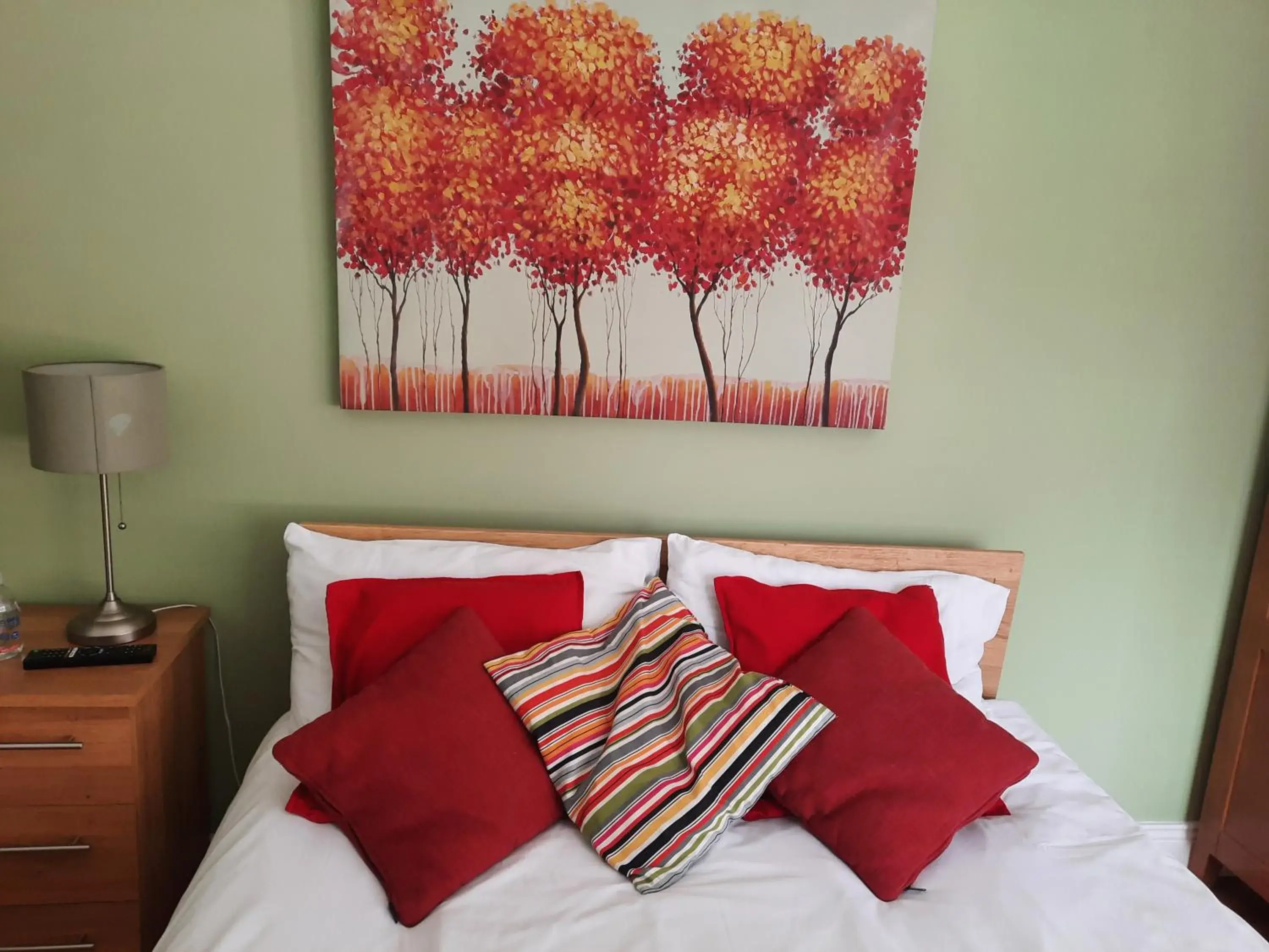 Deluxe Single Room - single occupancy in Skellys Deluxe Single Room - single occupancy in Skellys