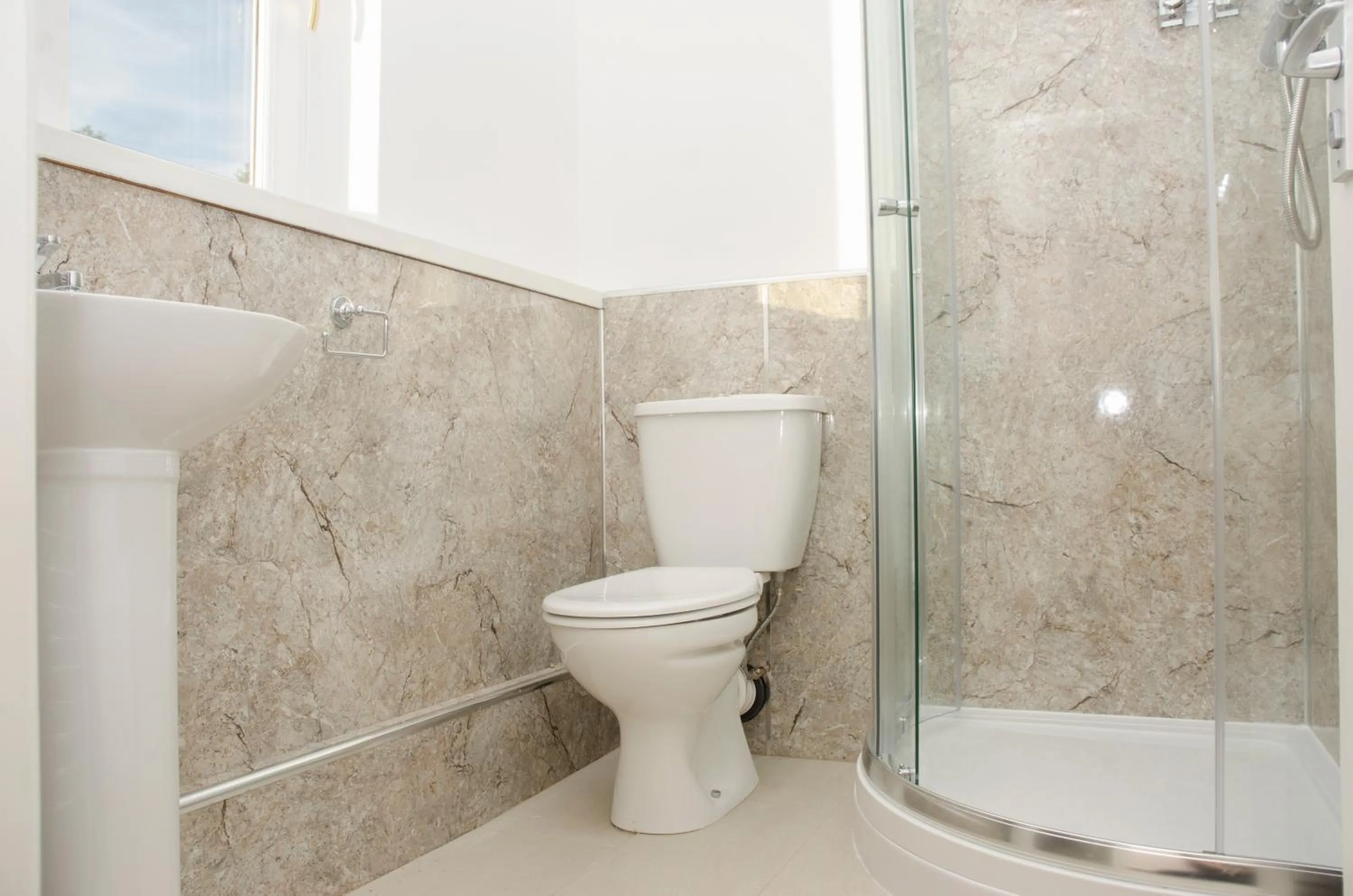 Bathroom in The Sun Inn